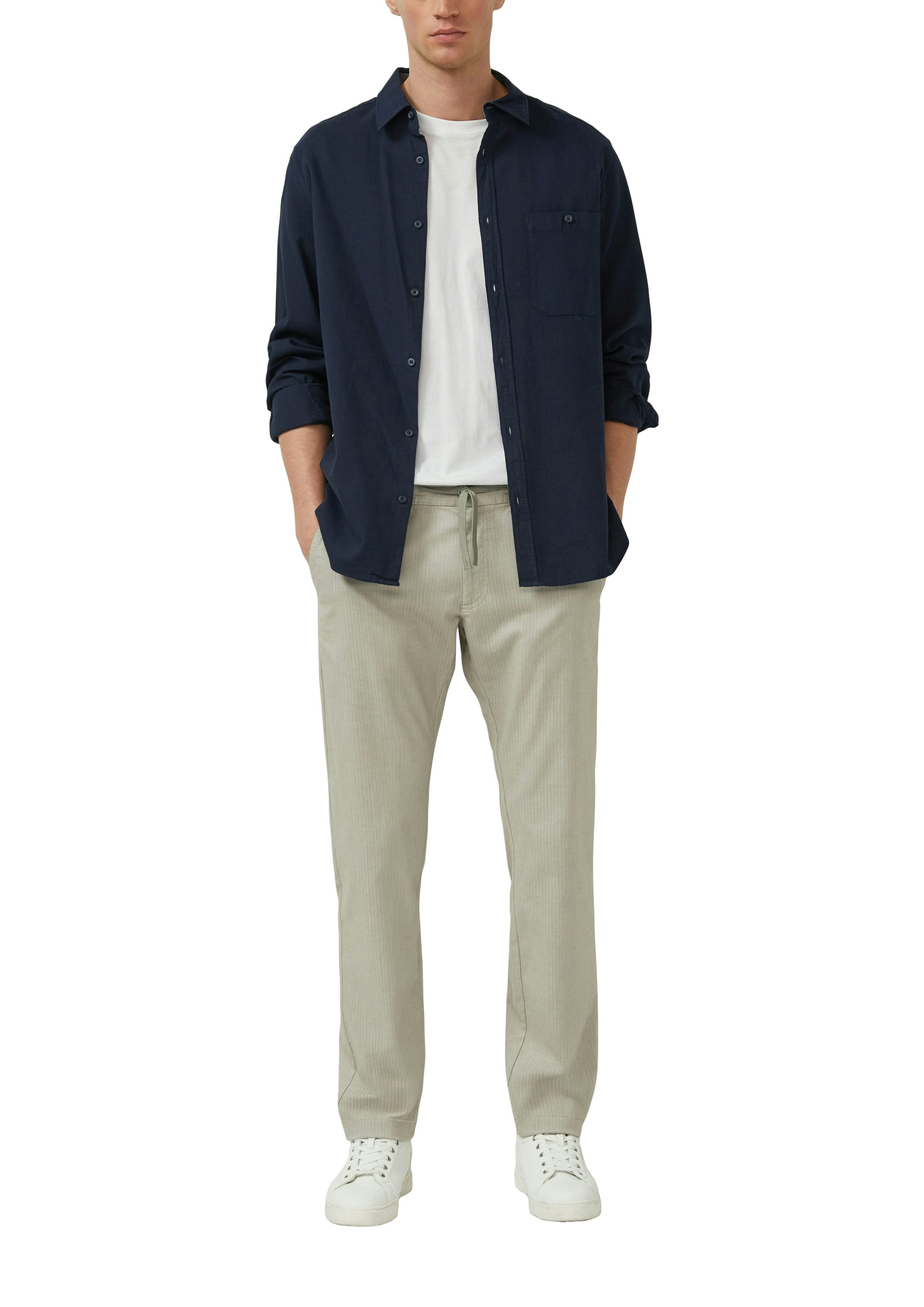 s.Oliver Chinohose mit Stretch und elastichem Bund – Bild 3 von 4