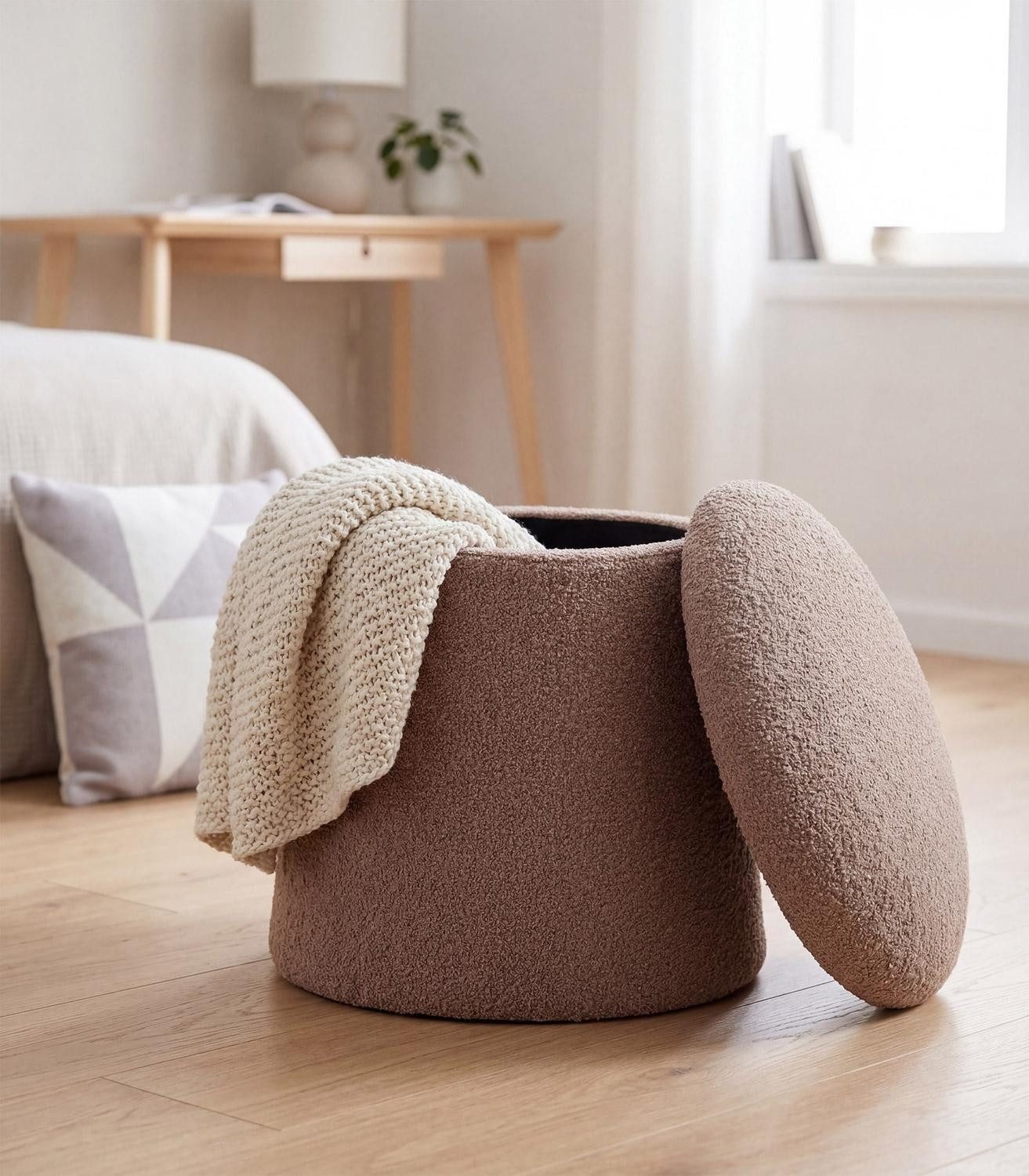 Home4You Polsterhocker Ø 44 x H 46 cm, Taupe, Teddystoff, (1 St), MDF, mit Deckel und Stauraum