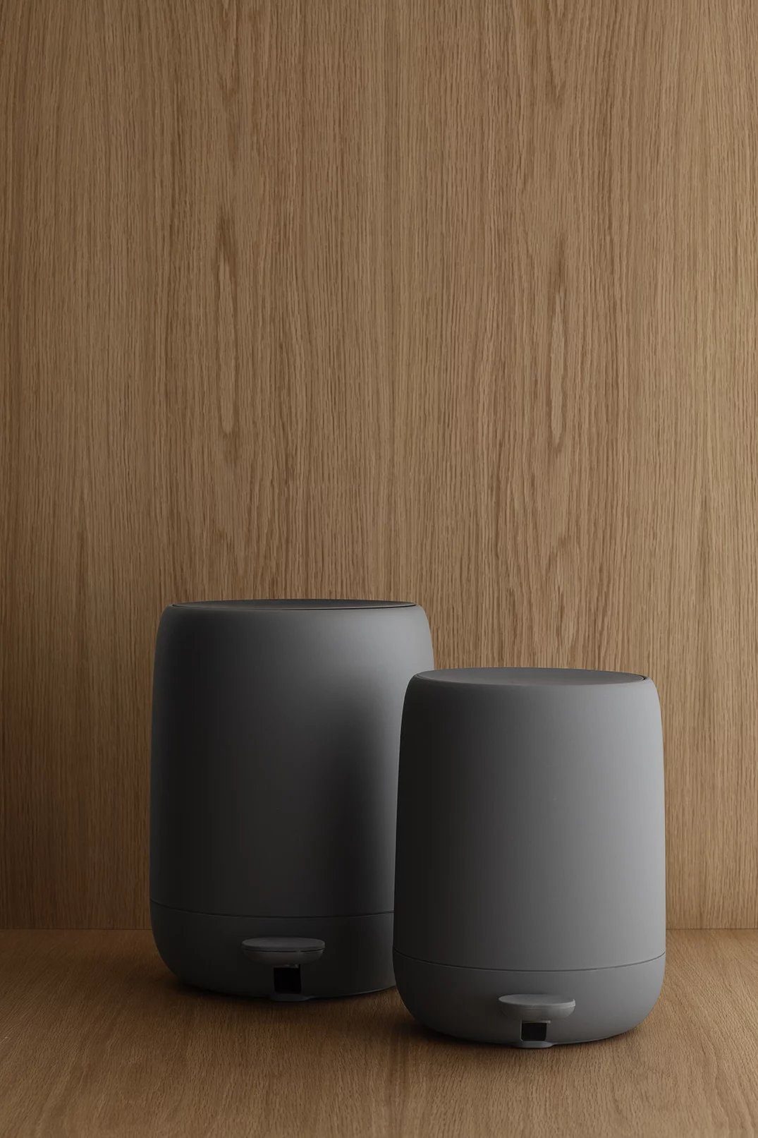 blomus Mülleimer -SONO- Designer Treteimer: Eleganz mit praktischen Funktionen, Soft-Close, Matte Oberfläche, 3 oder 5 Liter, Hygienisch, Designstark