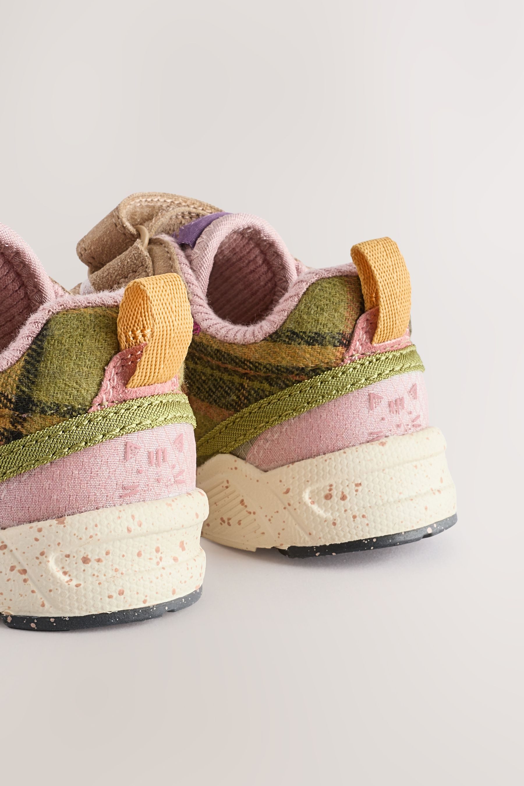 Next Sneaker Klettverschluss und Elastikschnürsenkel Sneaker (1-tlg)
