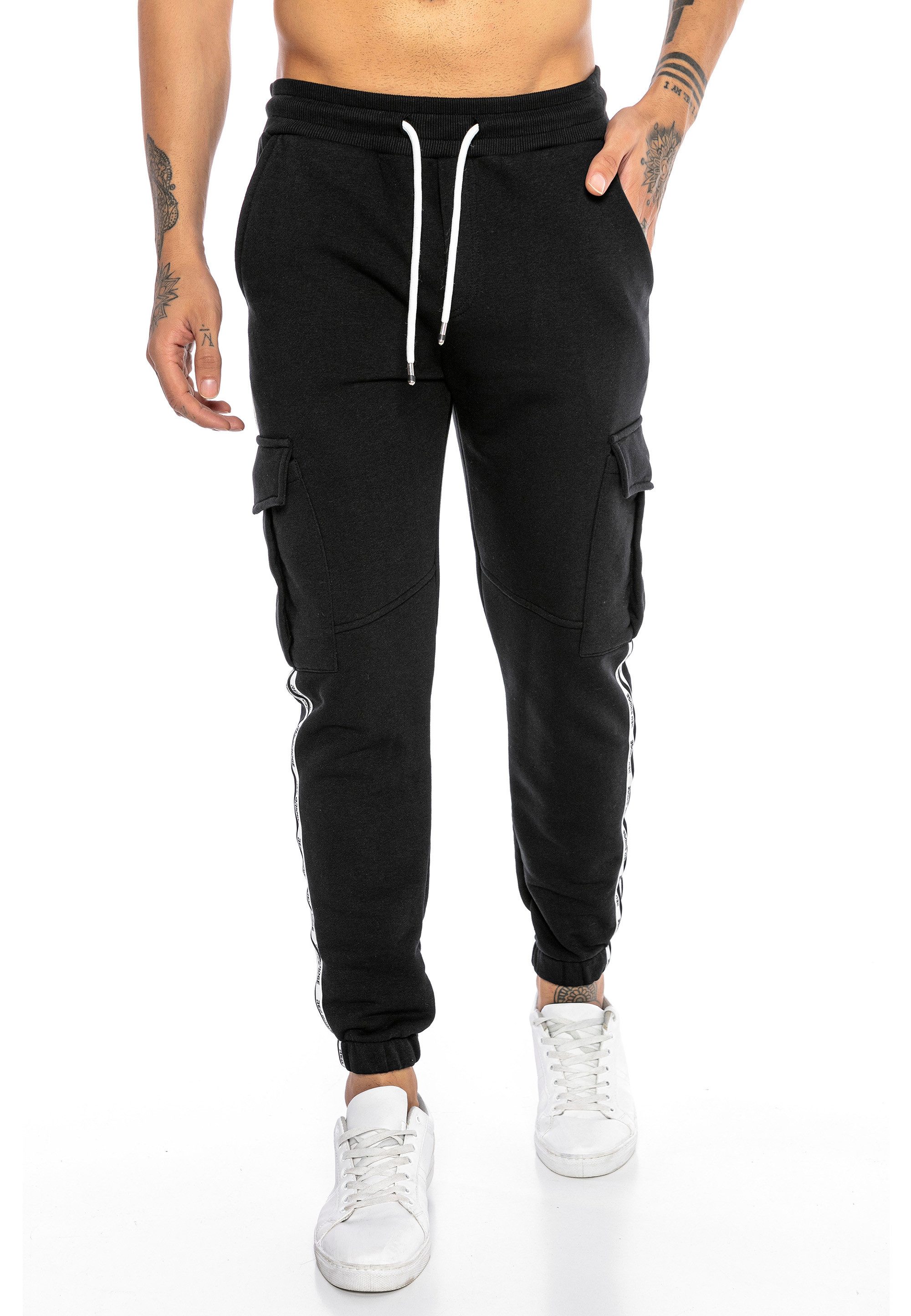RedBridge Jogginghose mit Seitenstreifen - Cargo-Sweatpants günstig online kaufen