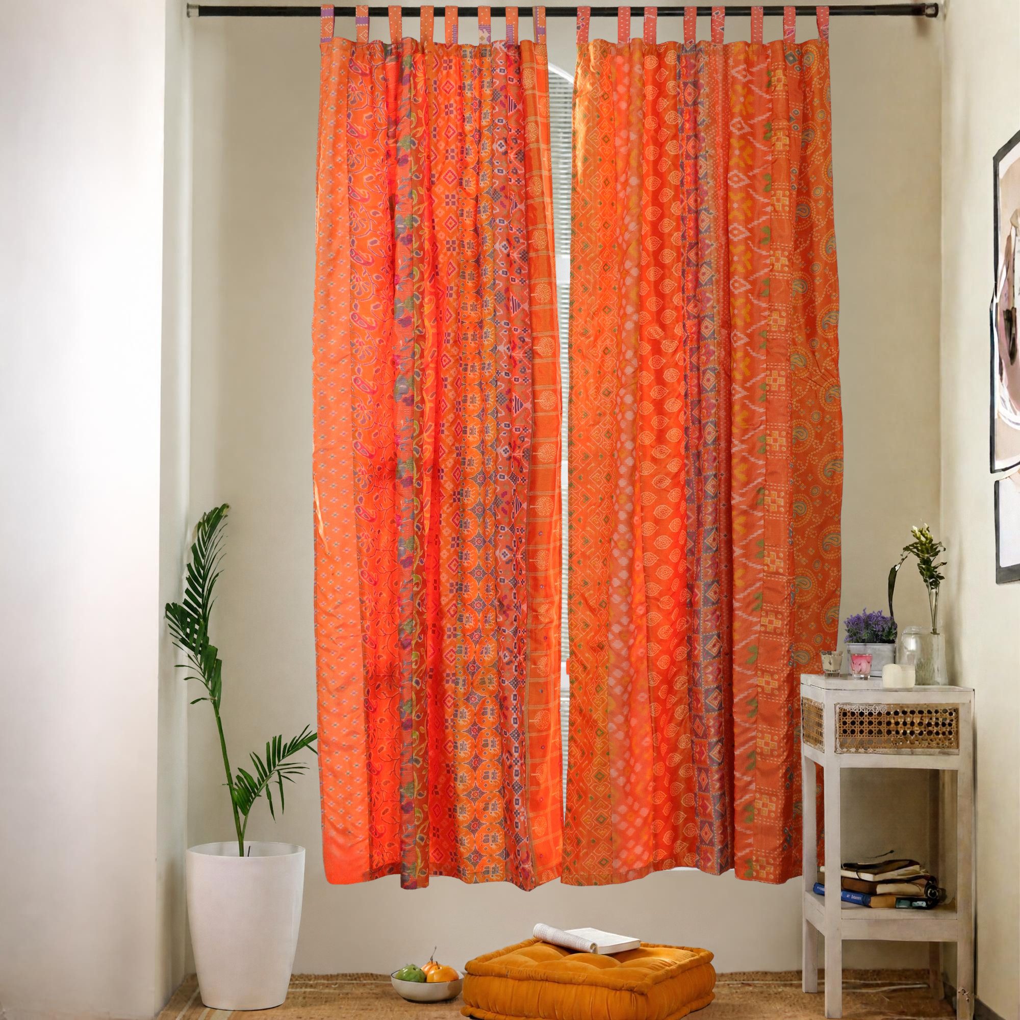 Karmandala Vorhang Boho Vorhang aus Sari-Stoff Orange 2er-Set Schlaufenschal blickdicht, Orientalisches Boho Gardinen Set Vorhang mit Aufhängeschlaufen