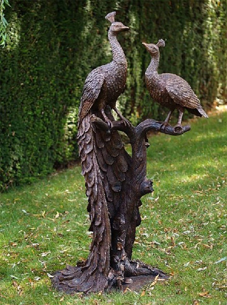 IDYL Gartenfigur IDYL Bronze-Skulptur Zwei Pfaue auf Baumstamm, Bronze