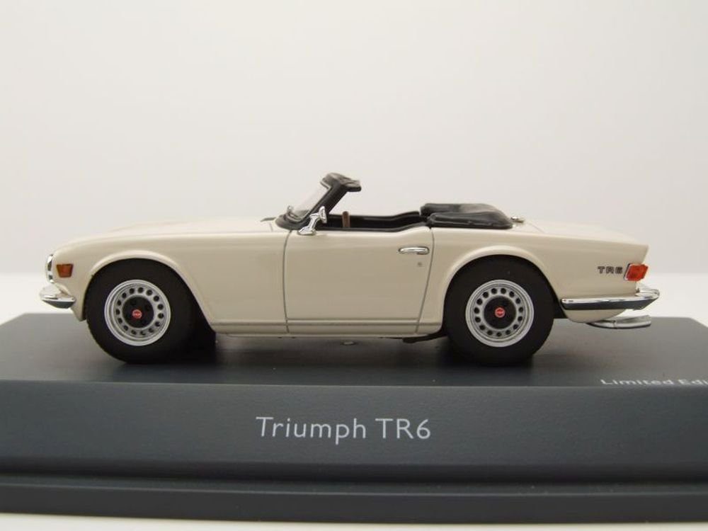 Schuco Modellauto Triumph TR6 offenes Soft Top 1968 weiß, Maßstab 1:43