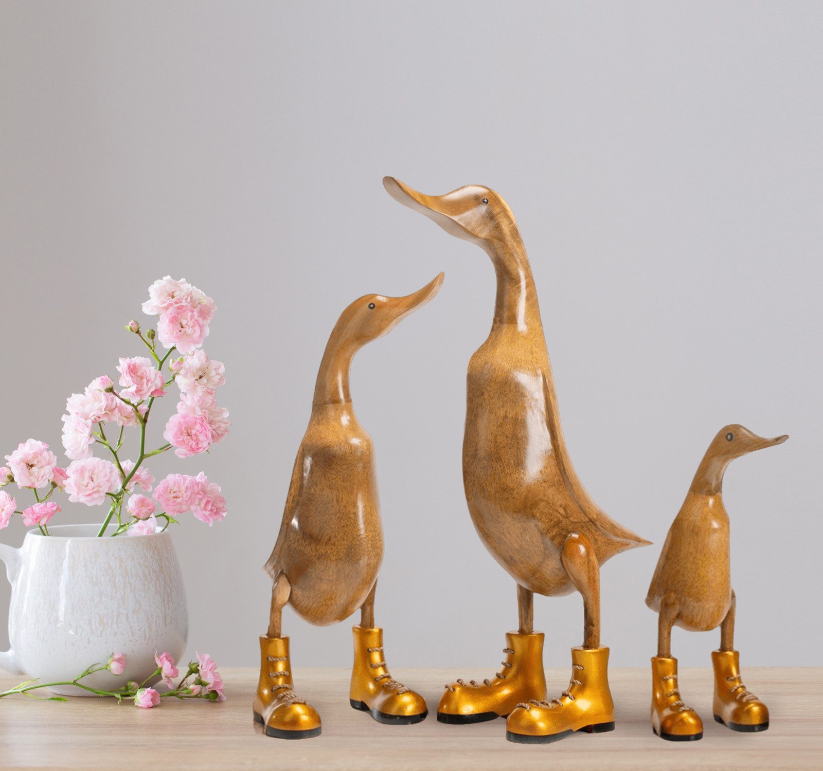 Rikmani Dekofigur Holzfigur Ente Stiefel - Handgefertigte Dekoration aus Holz Geschenk, 3 Holzarten