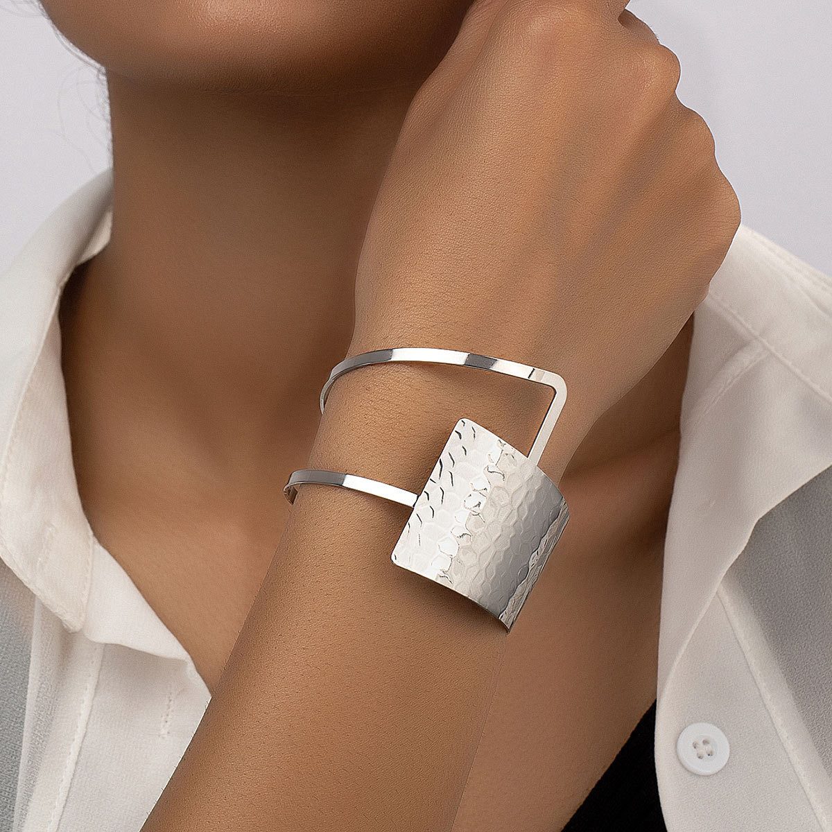 KARMA Armreif Gold oder Silber modern günstig online kaufen
