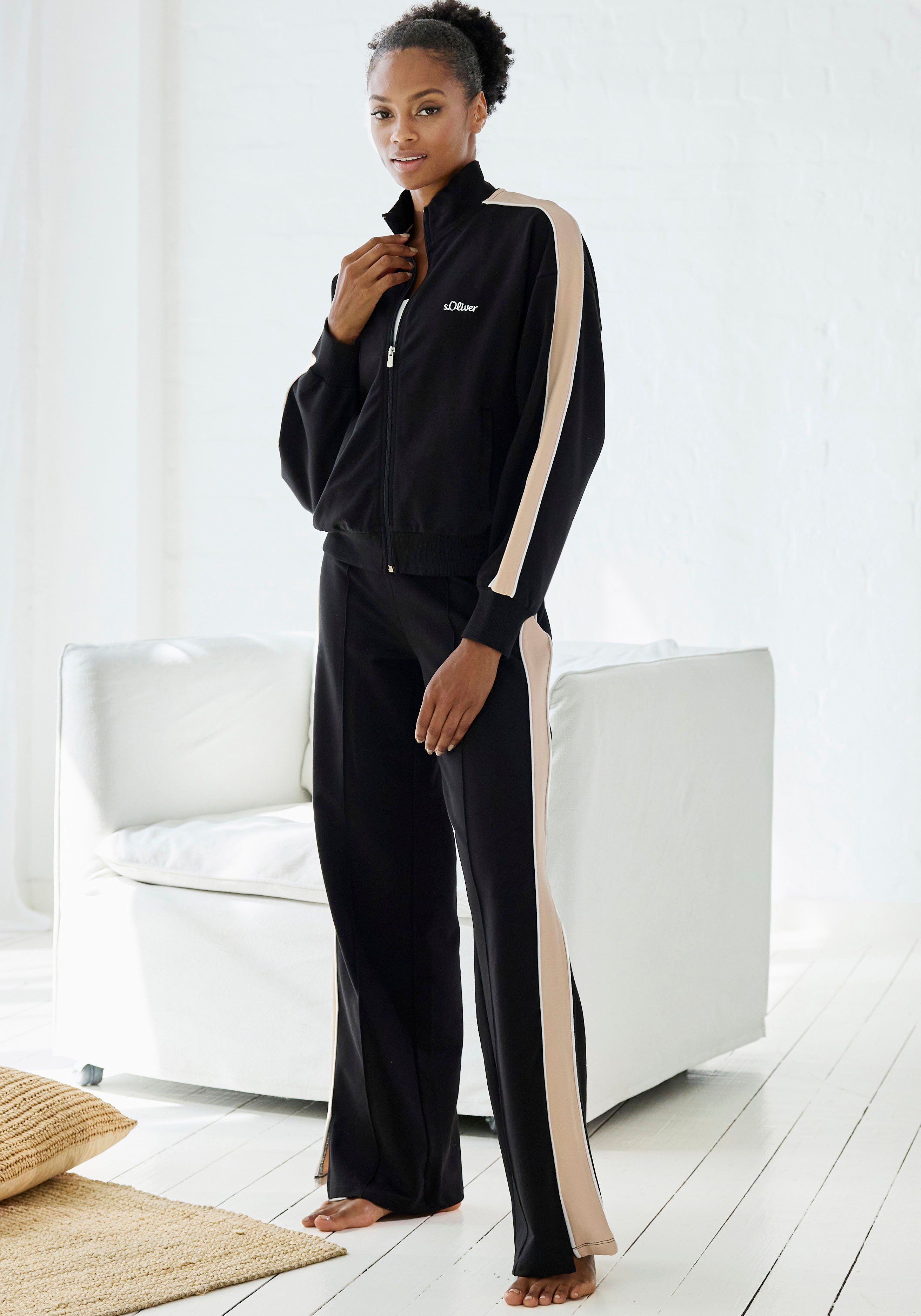 s.Oliver Sweathose Loumngehose mit Kontraststreifen und Pipings, Loungewear