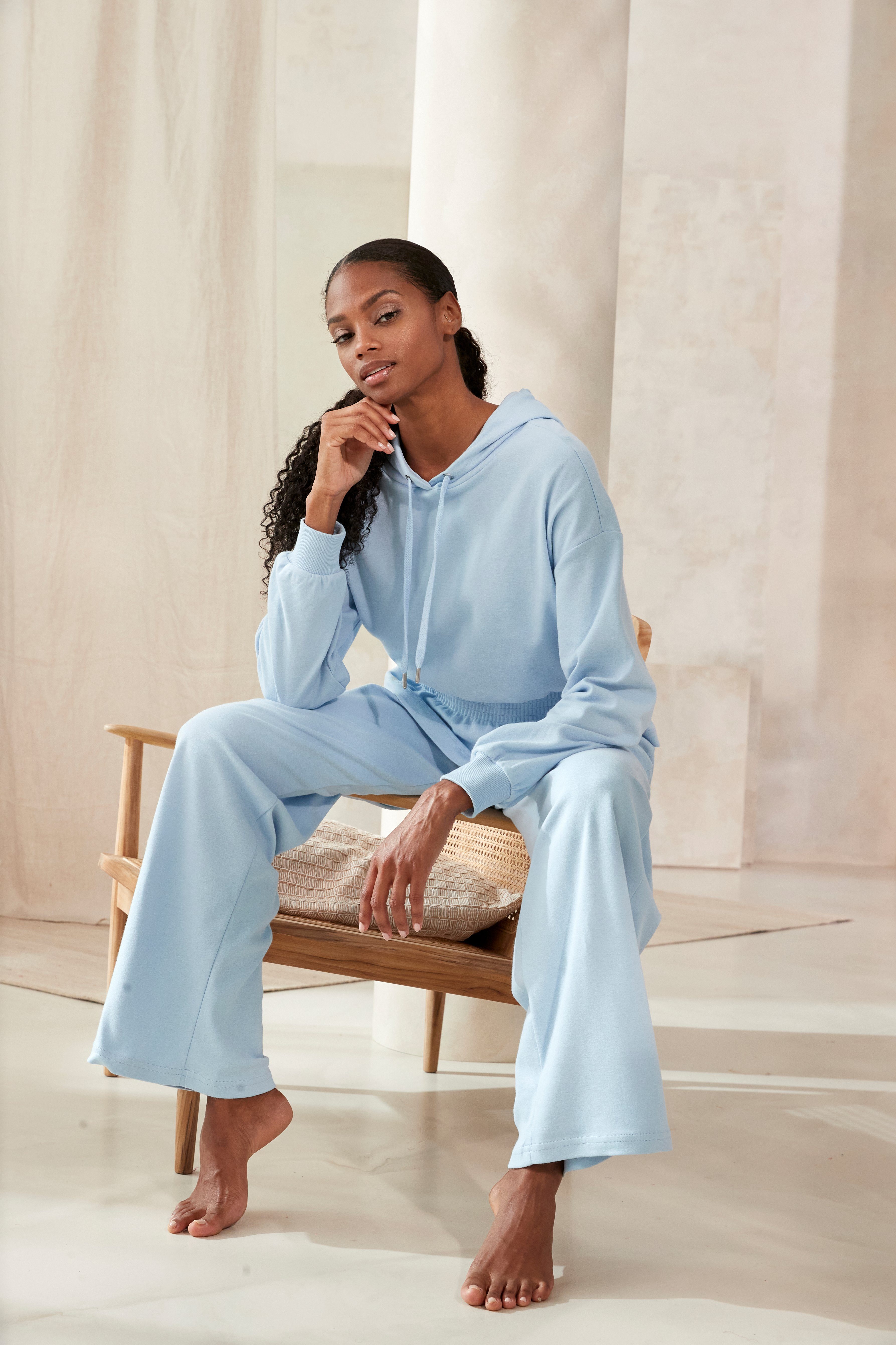 LASCANA Hoodie mit elastischer Raffung in der Taille, Loungewear