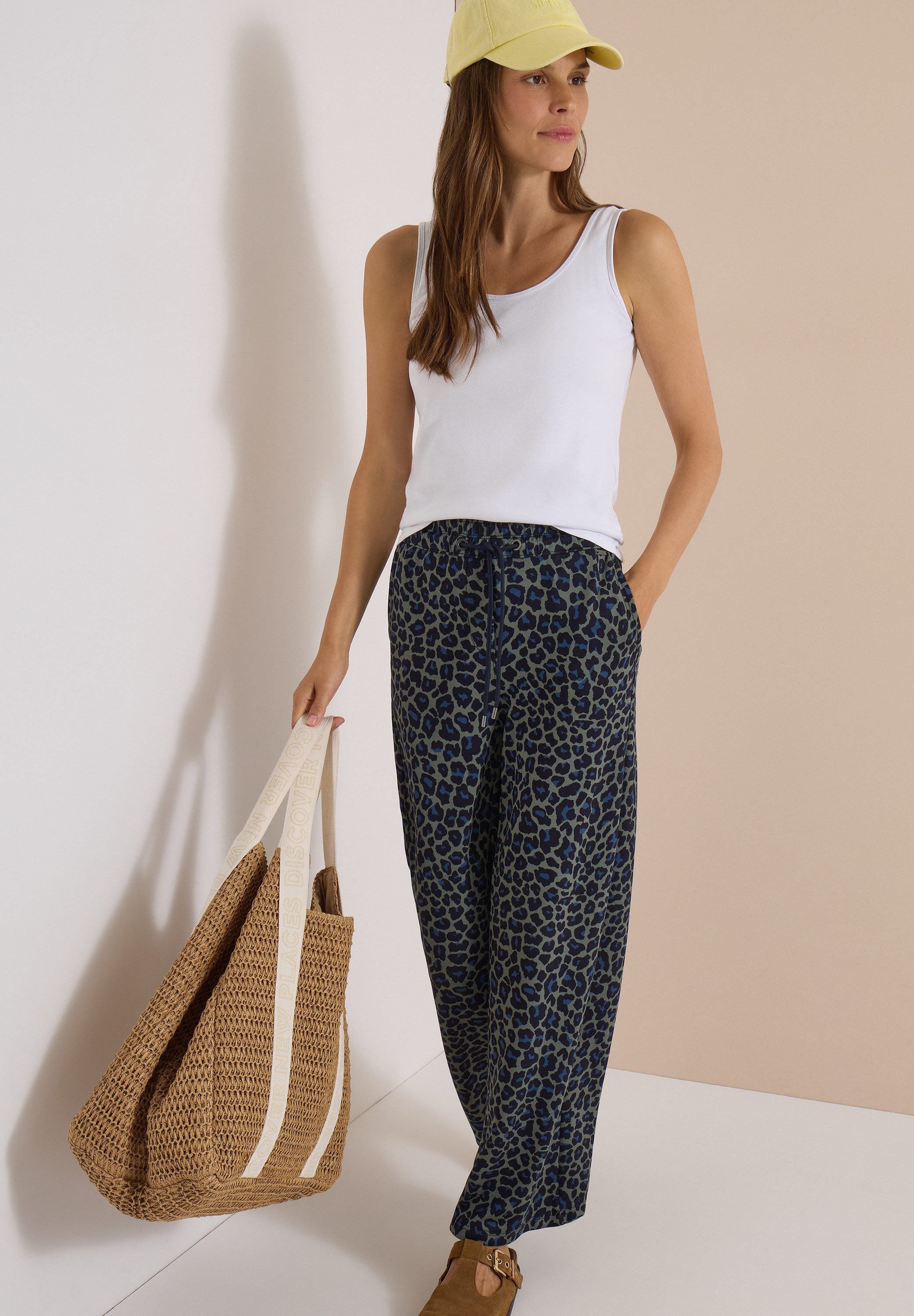 CECIL Stoffhose Style Neele Viskosemix in Silk-Touch-Qualität, Elastikbund, Animal Print – Bild 5 von 5