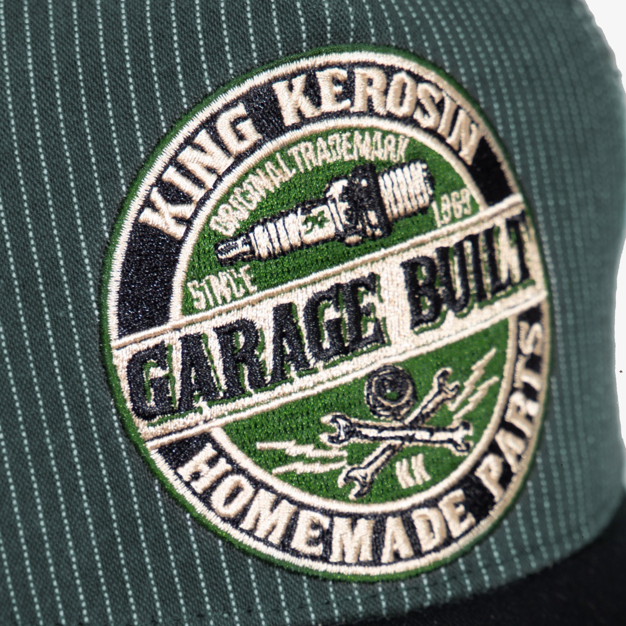 KingKerosin Trucker Cap Garage Built (1-St) im Nadelstreifen-Design