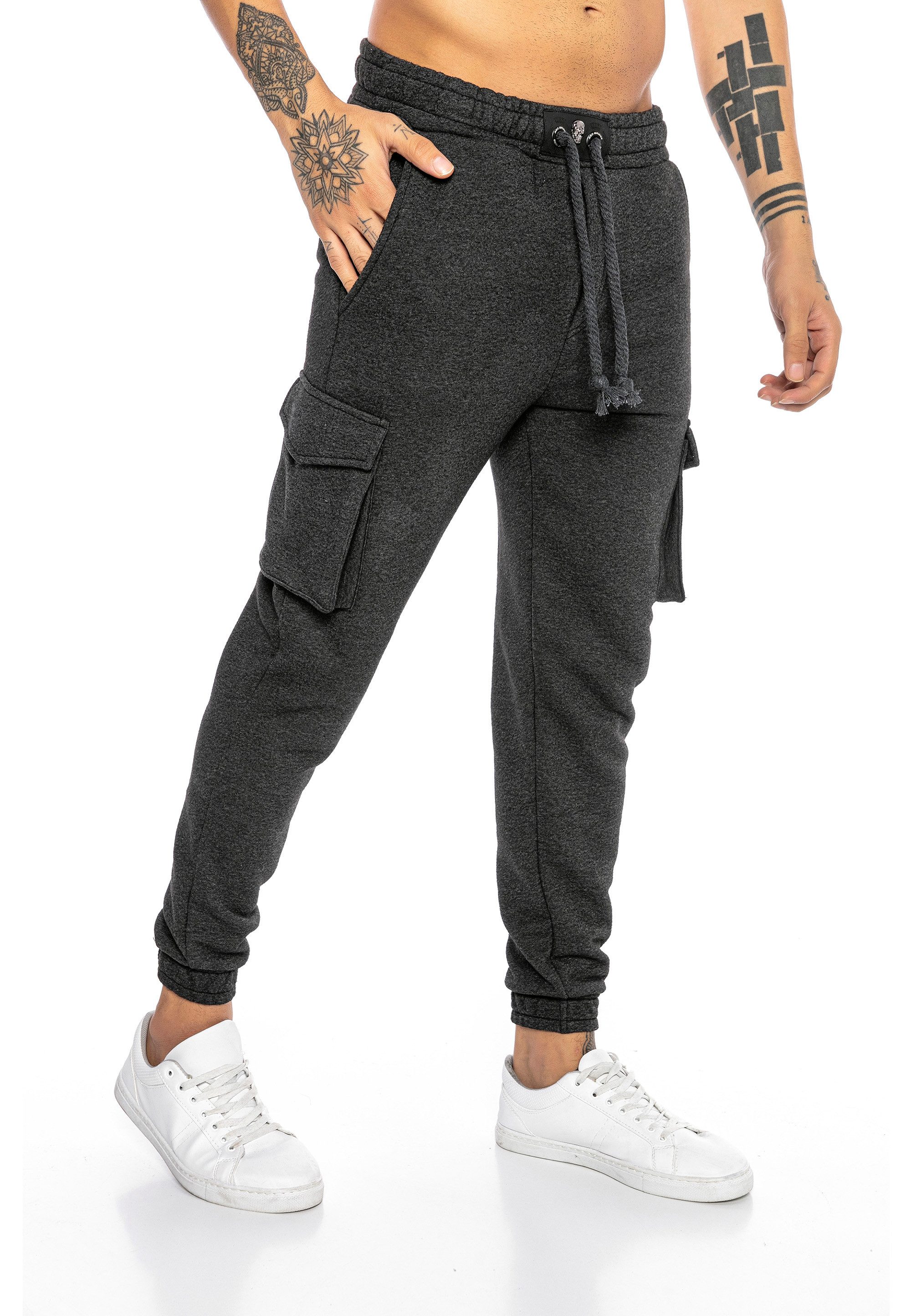Jogginghose im Cargo-Stil mit praktischen Beintaschen