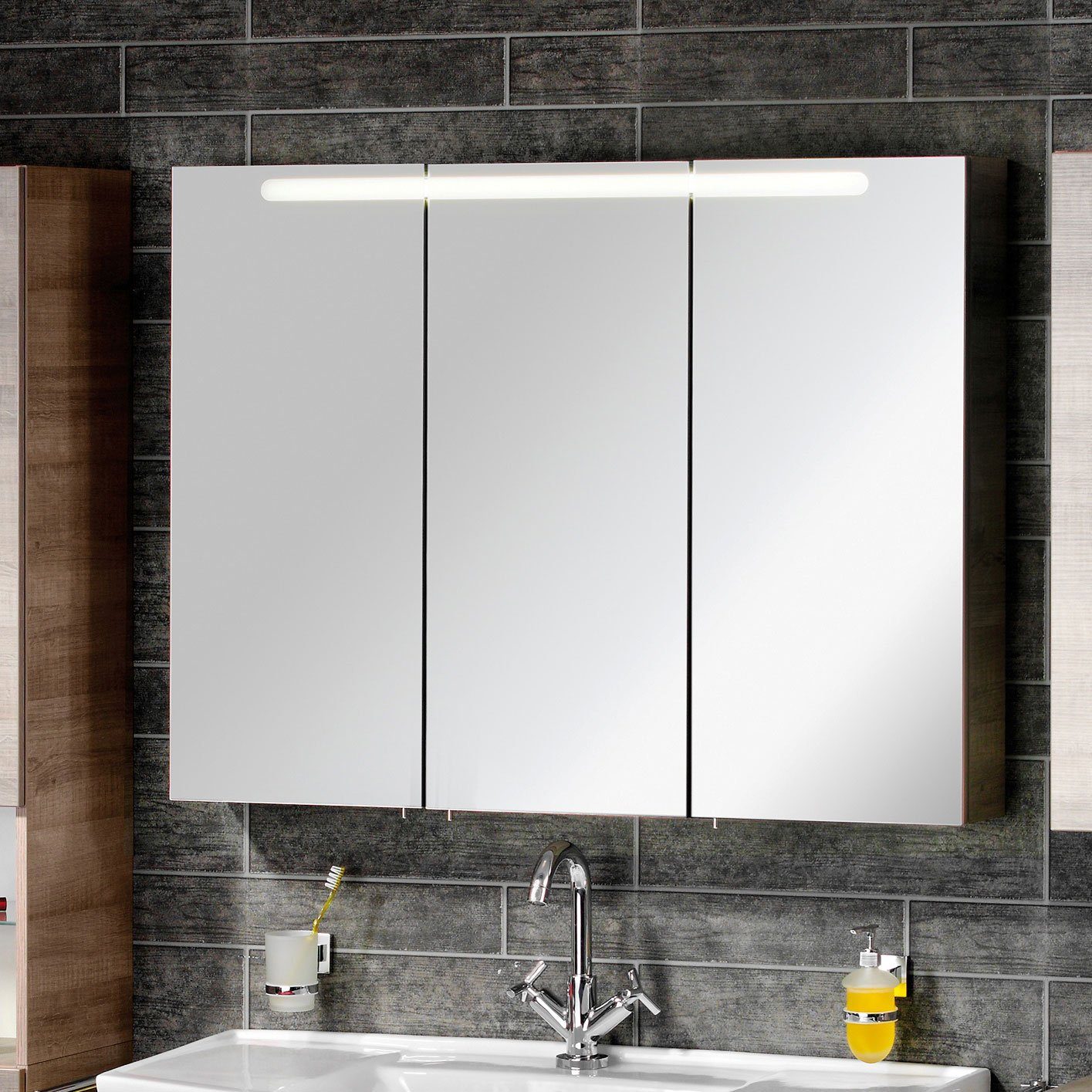 FACKELMANN Badezimmerspiegelschrank A-Vero Spiegelschrank 105cm LED-Beleuchtung