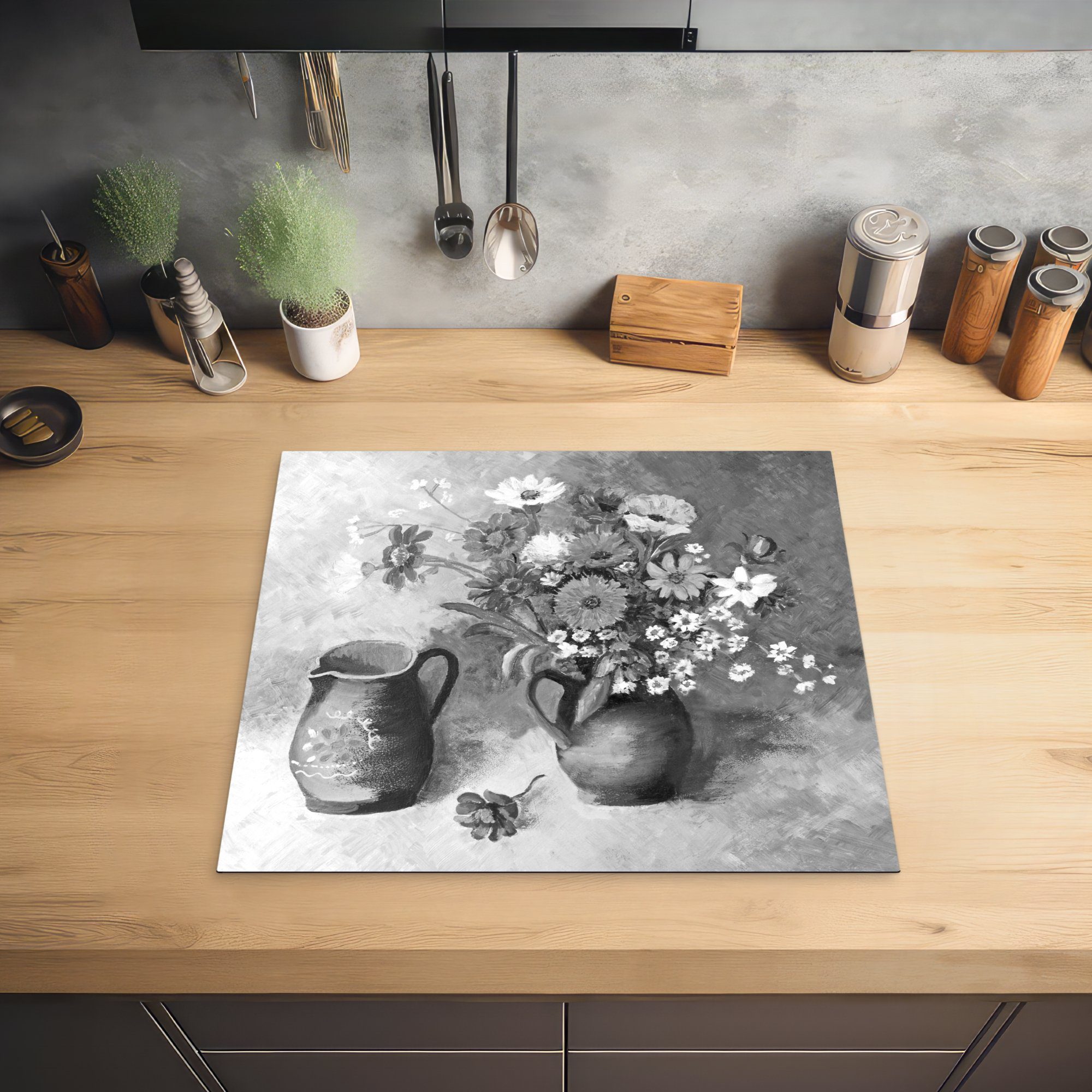 Arbeitsfläche Herdblende-/Abdeckplatte Ceranfeldabdeckung einer mit Mobile 60x52 schwarz-weiß, in (1 Blumen cm, MuchoWow nutzbar, - Vinyl, Stilleben tlg), Vase