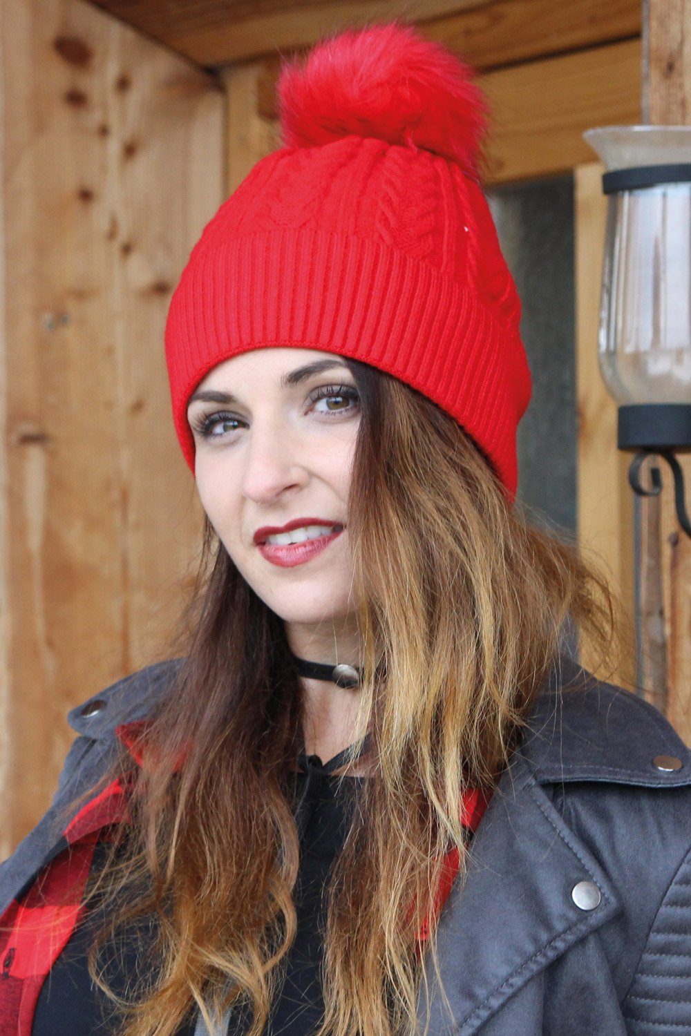 styleBREAKER Bommelmütze Feinstrick Bommelmütze mit Zopfmuster (1-St) günstig online kaufen