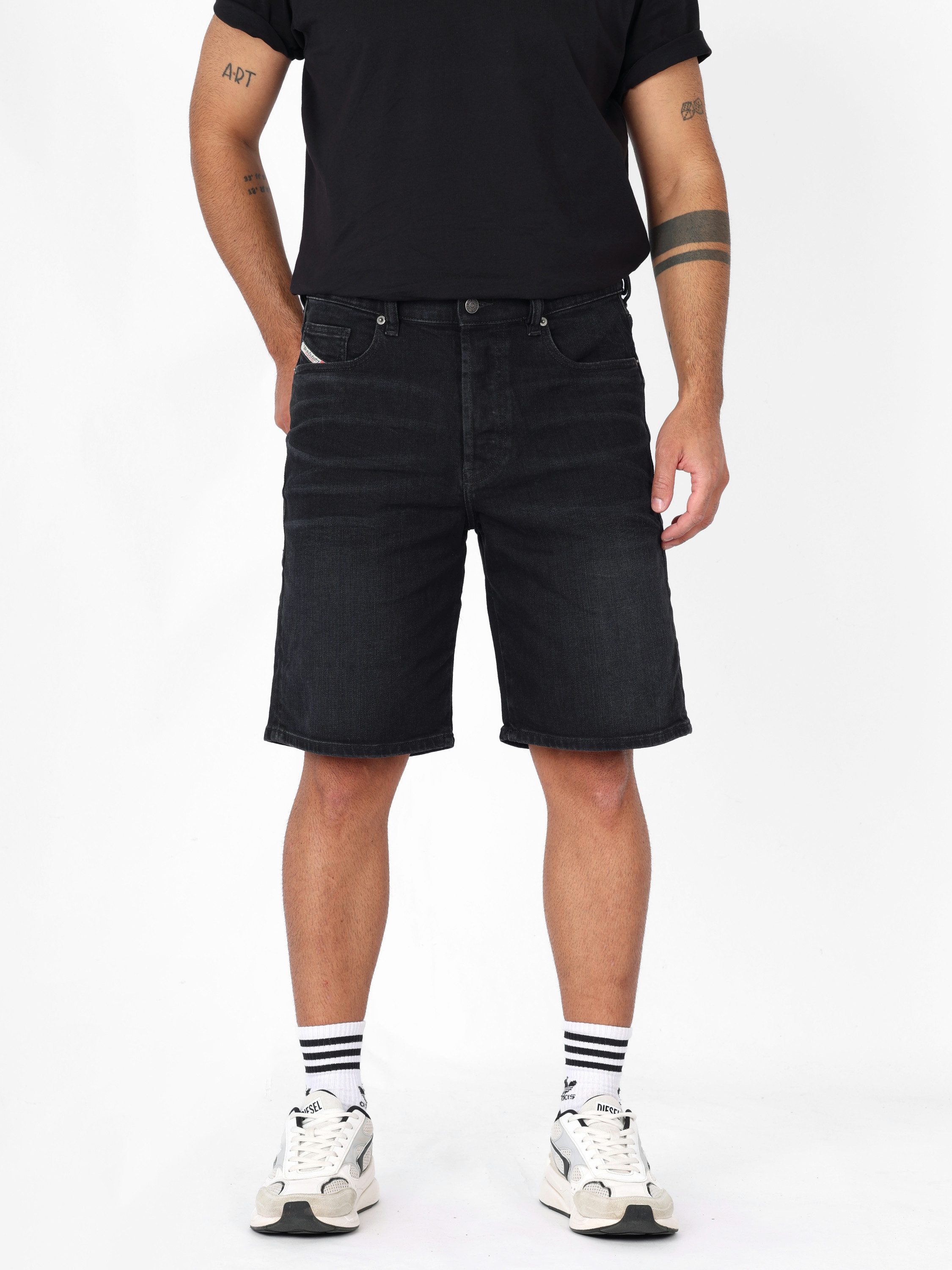 Diesel Jeansshorts Regular Fit - REGULAR-SHORT R9D48 Stretch, mittlere Bundhöhe