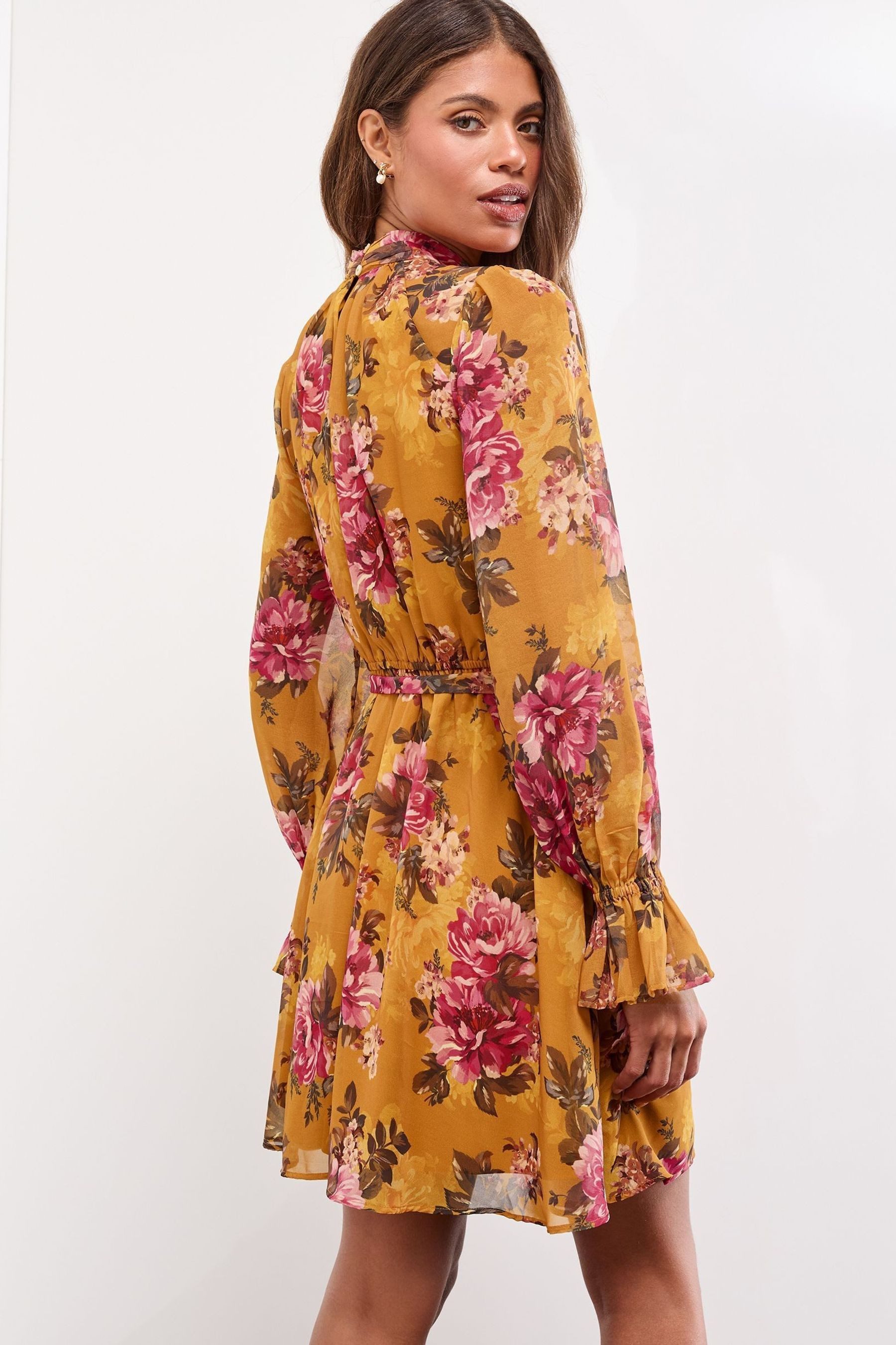 LIPSY Minikleid Lipsy Hochgeschlossenes Langarm-Minikleid, Regular (1-tlg) günstig online kaufen