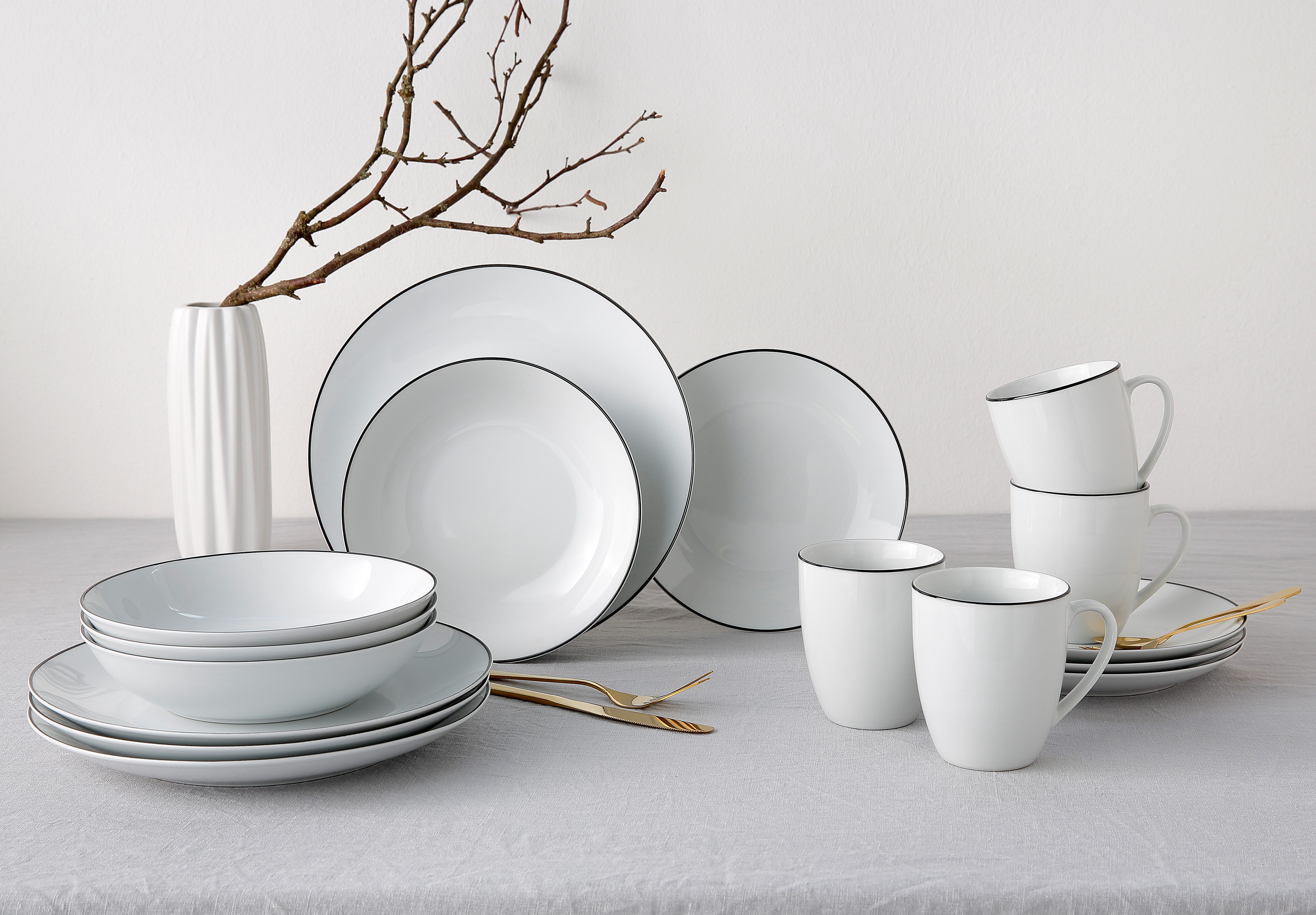 my home Kombiservice Madeline (16-tlg), 4 Personen, Porzellan, Geschirr, trendige Coupeform, handgemalte, schwarzes Liniendekor