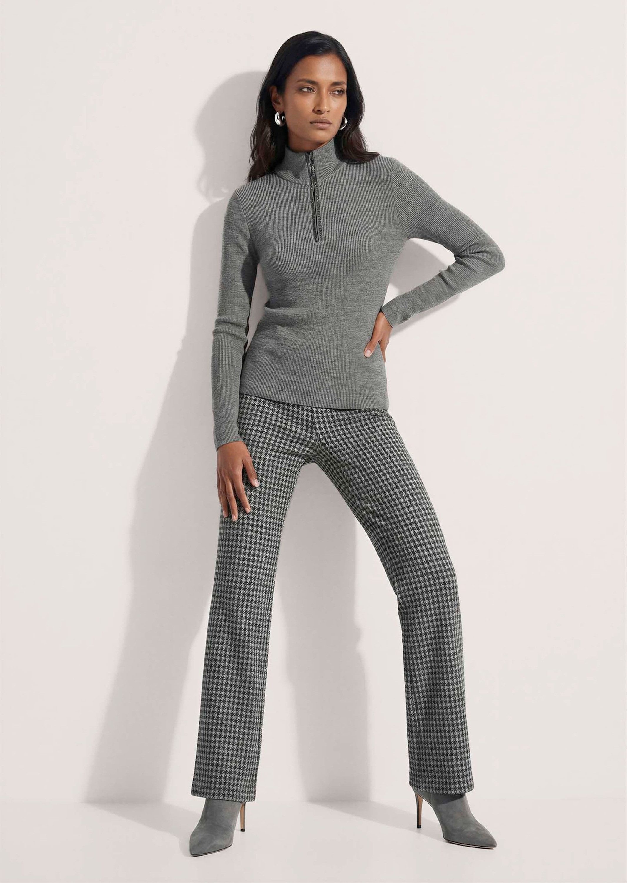 MADELEINE Strickpullover Troyer mit Stehkragen und Zipper Enganliegender Schnitt aus Schurwolle für einen sportiven Lagenlook