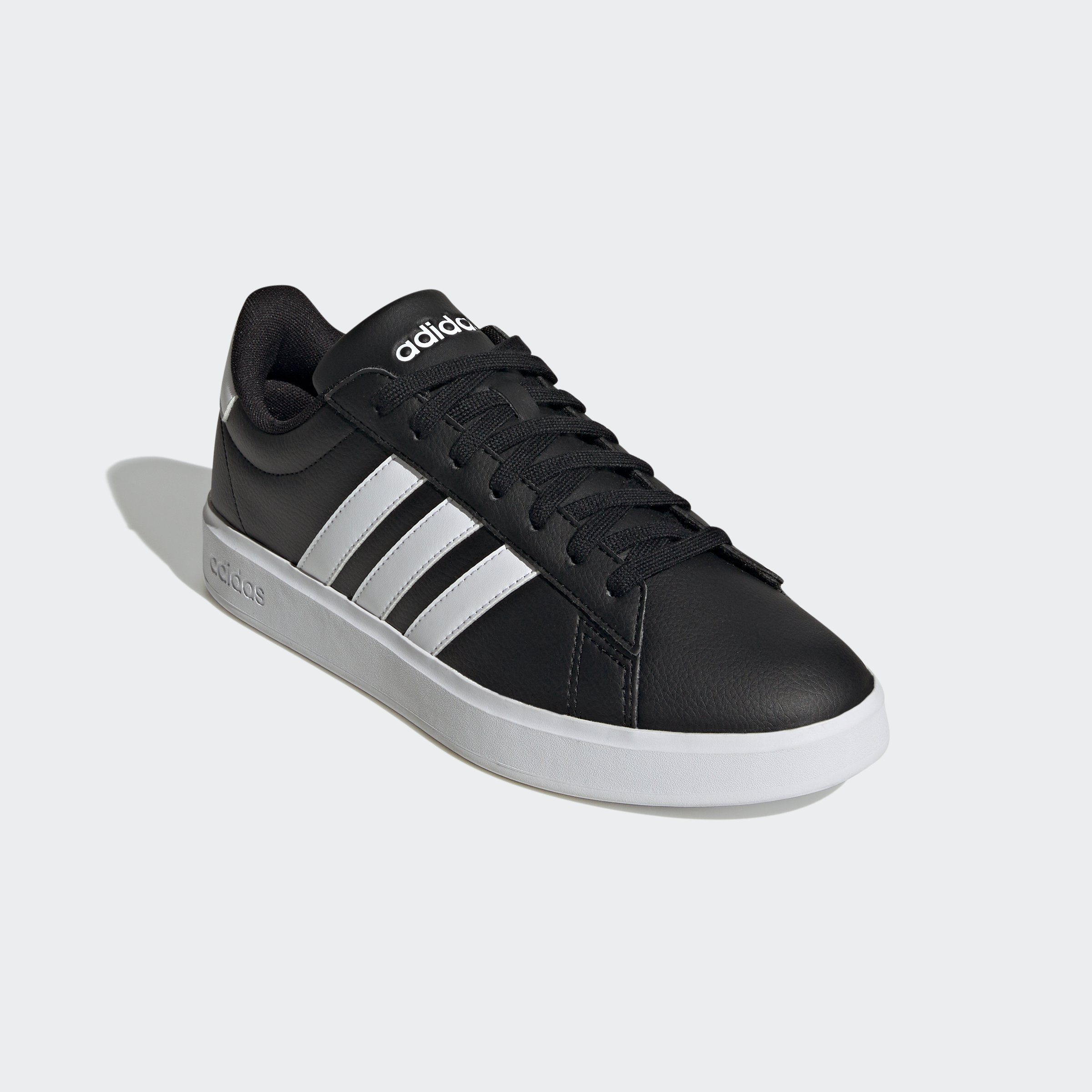 / Spuren GRAND Superstar auf / adidas CLOUDFOAM Cloud Design den Black COMFORT COURT des Core Black White adidas Sneaker Core Sportswear