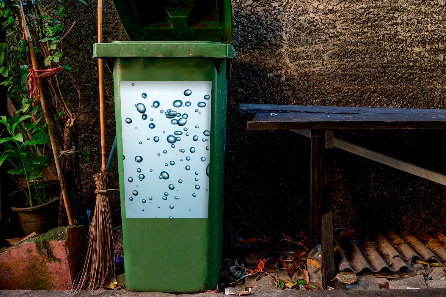 Sticker, Mülltonne, stehendem St), Wasser (1 Wandsticker Container, Blasen Mülleimer-aufkleber, in Abfalbehälter MuchoWow