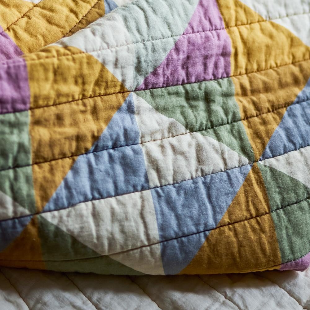 Wohndecke Crewe Quilt Steppdecke Baumwolle bunt Decke Sofa Wohnzimmer Patchwork, Bloomingville, Patchworkdecke Kuscheldecke Sofadecke Tagesdecke, Leseecke, Bettdecke