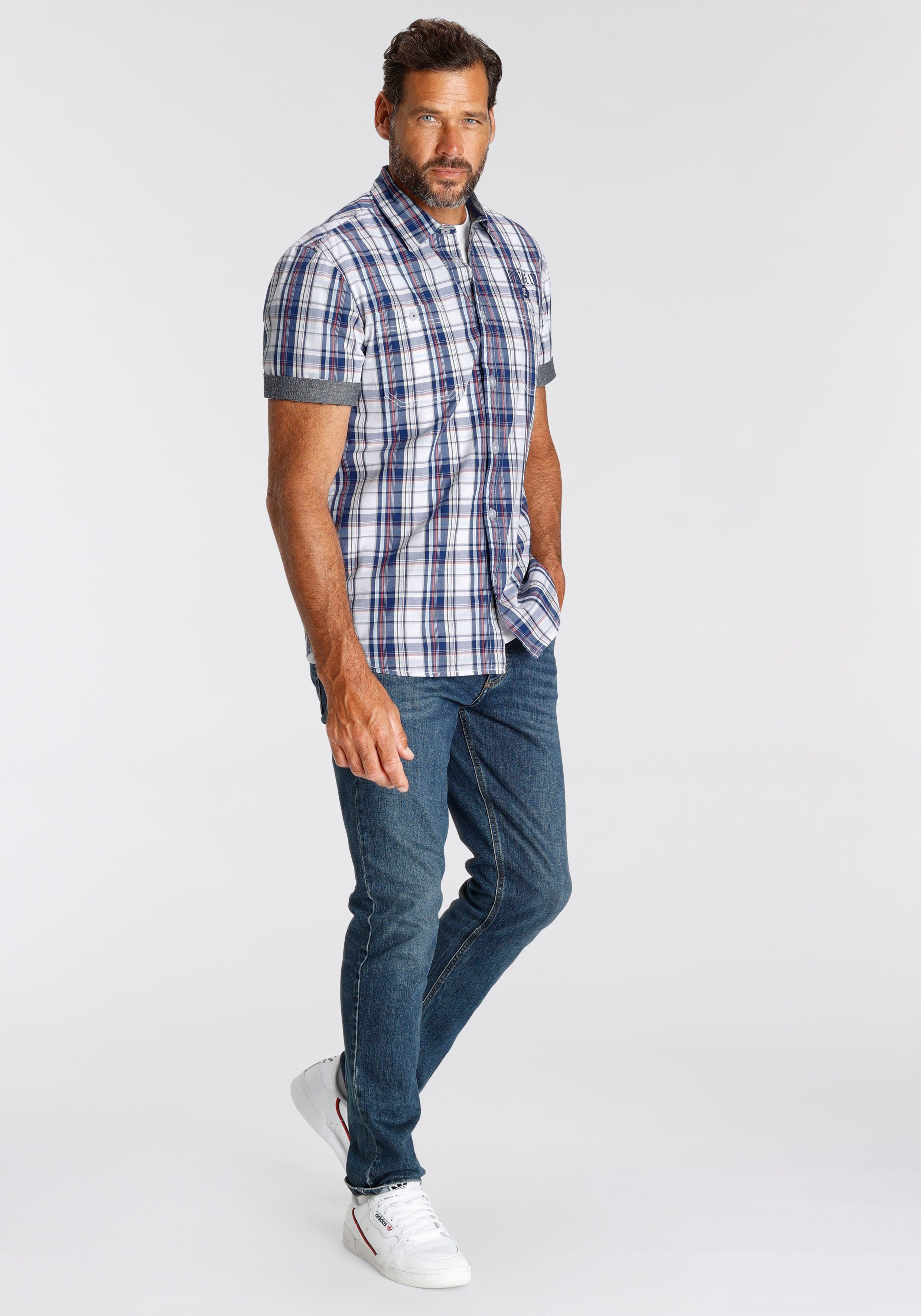 Man's World Kurzarmhemd mit kleinem Brustprint