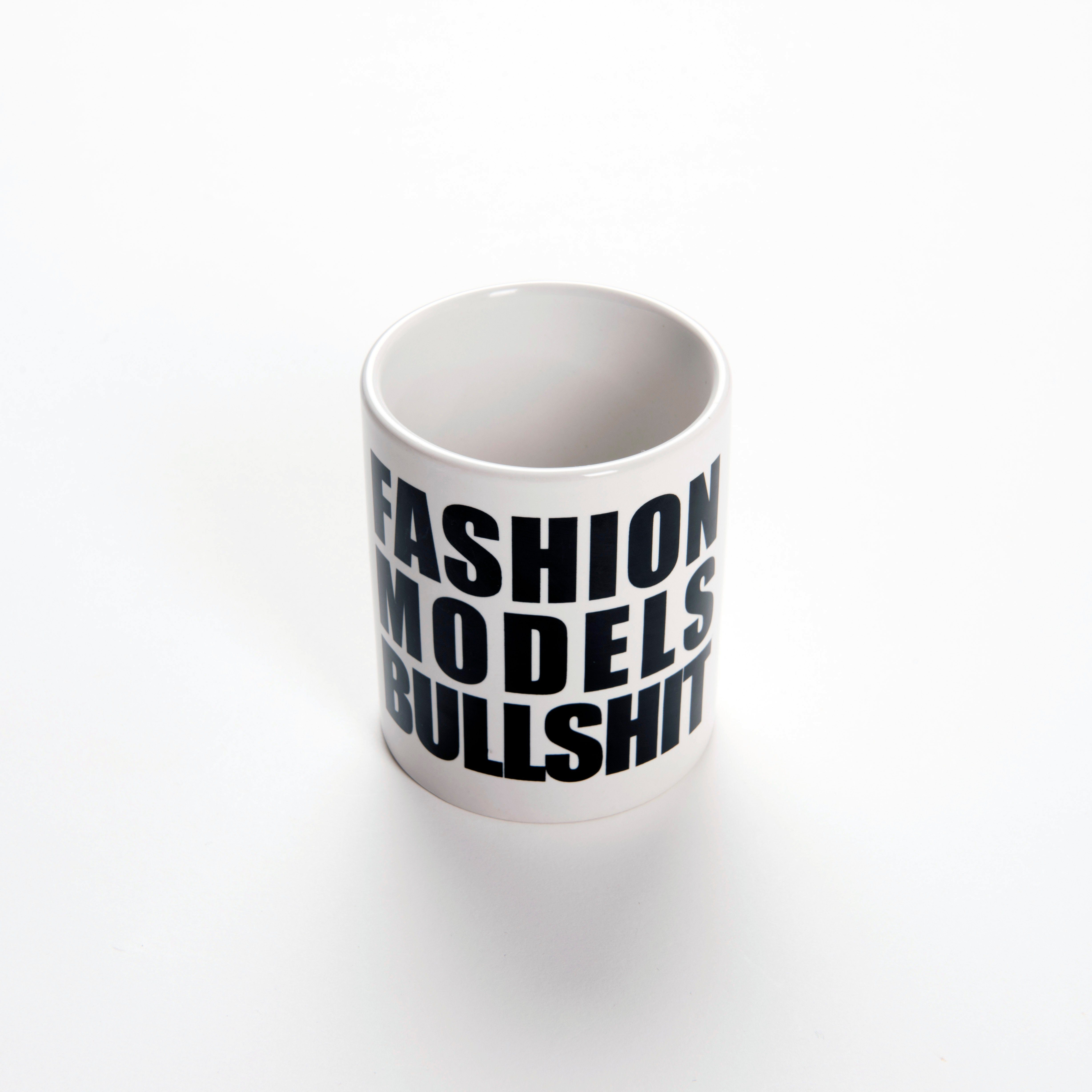 Chiccheria Brand Tasse Fashion Models Bullshit, mit Schrift schwarzer weiß