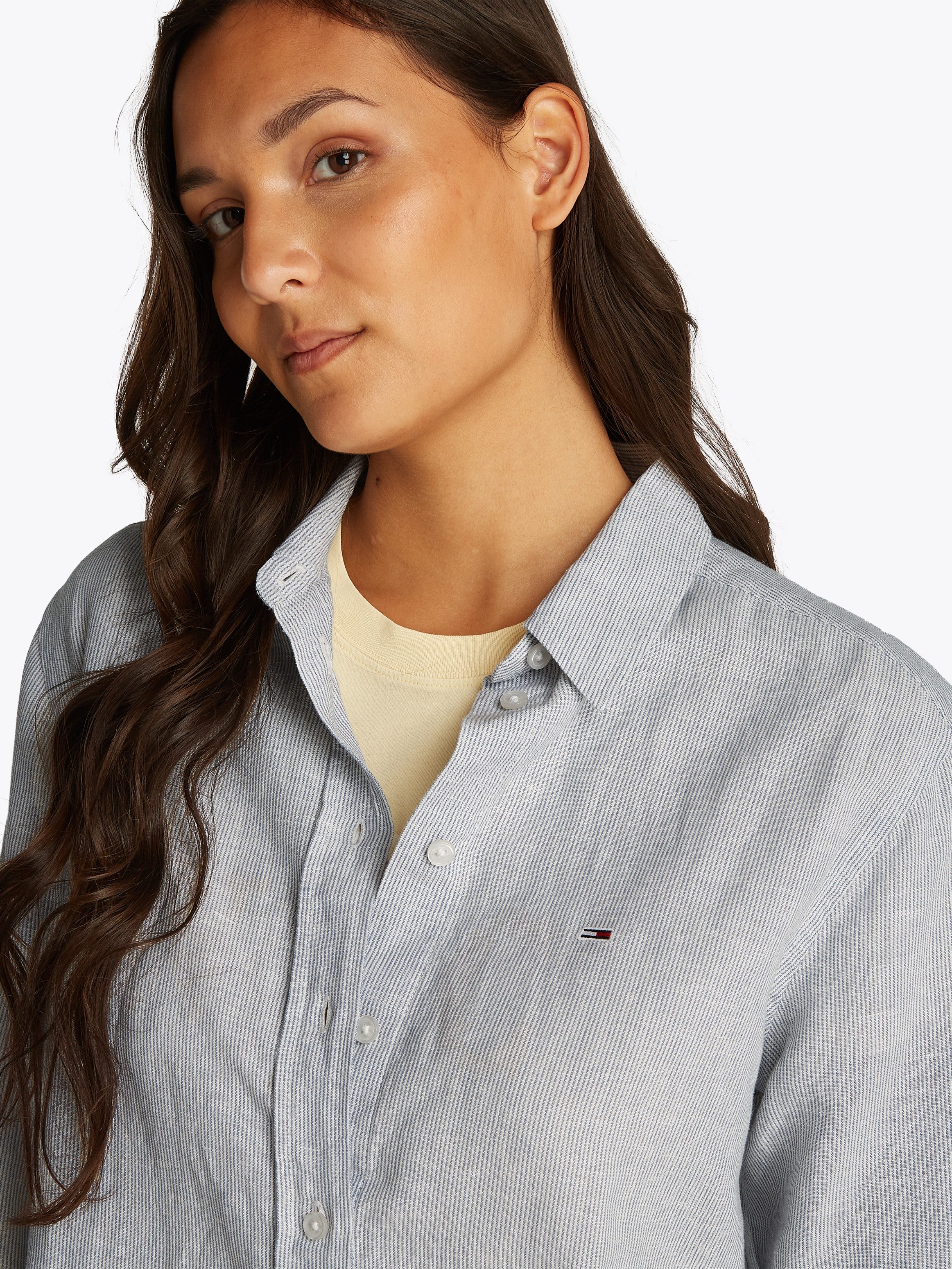Tommy Jeans Hemdbluse TJW RLX LINEN SHIRT mit Logostickerei günstig online kaufen