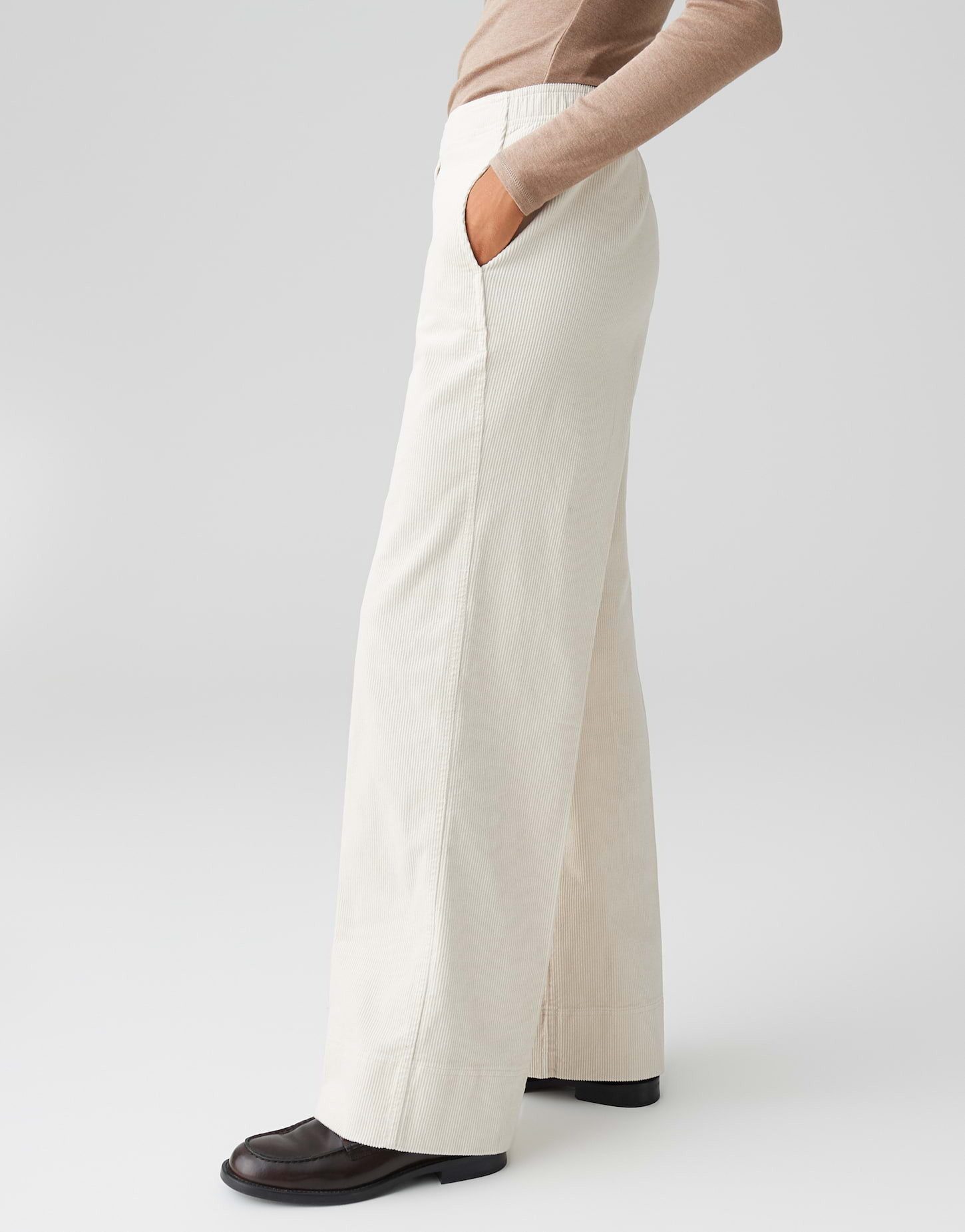 OPUS Cordhose MILENI CARGO Wide Leg aus Cord weiter, gerader Beinverlauf, weicher Griff, samtige Oberfläche – Bild 5 von 5