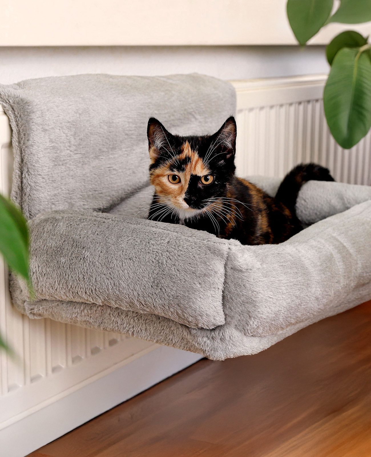 lionto Katzenliege für Heizkörper mit Metallhaken, Plüsch, abnehmbarer Bezug, waschbar