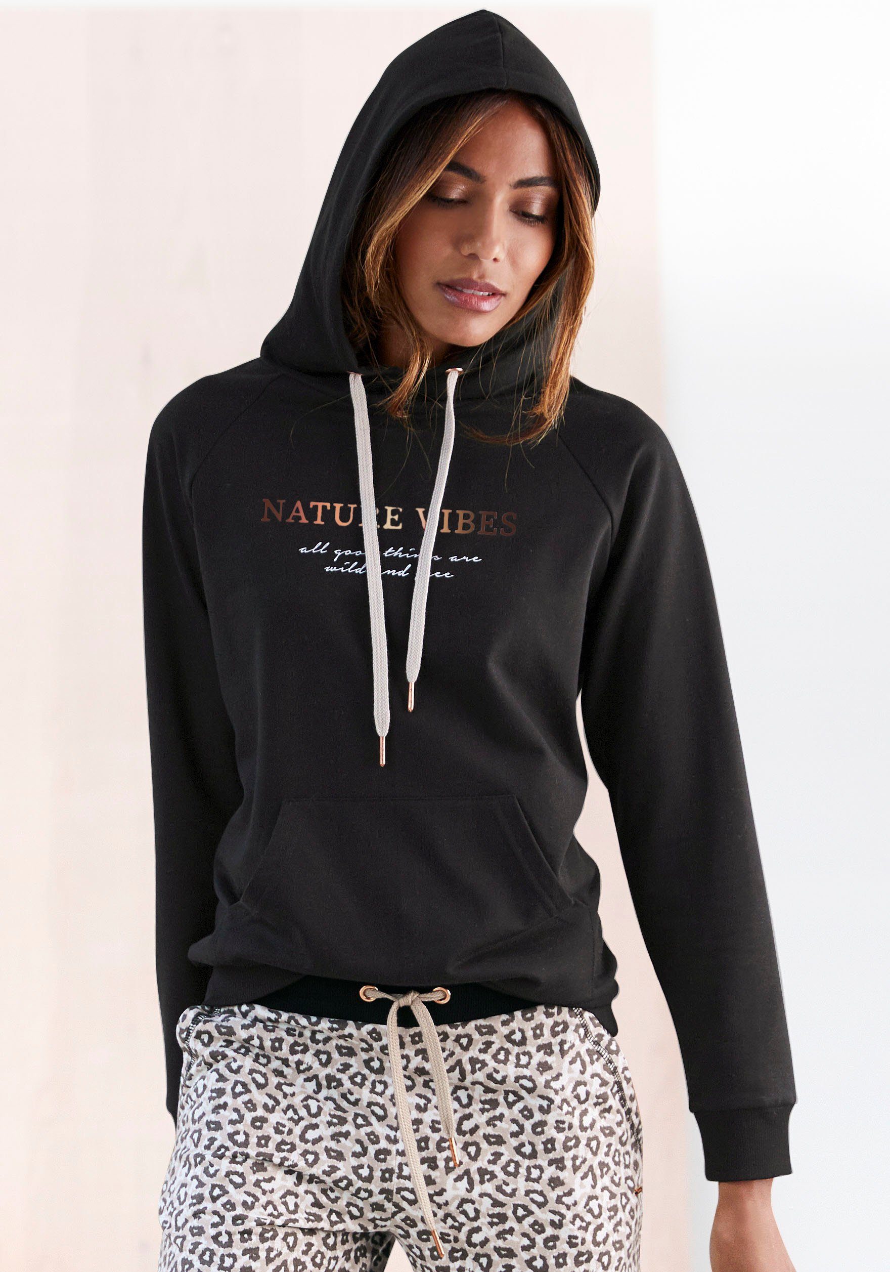 LASCANA Hoodie mit Kängurutasche, Loungewear