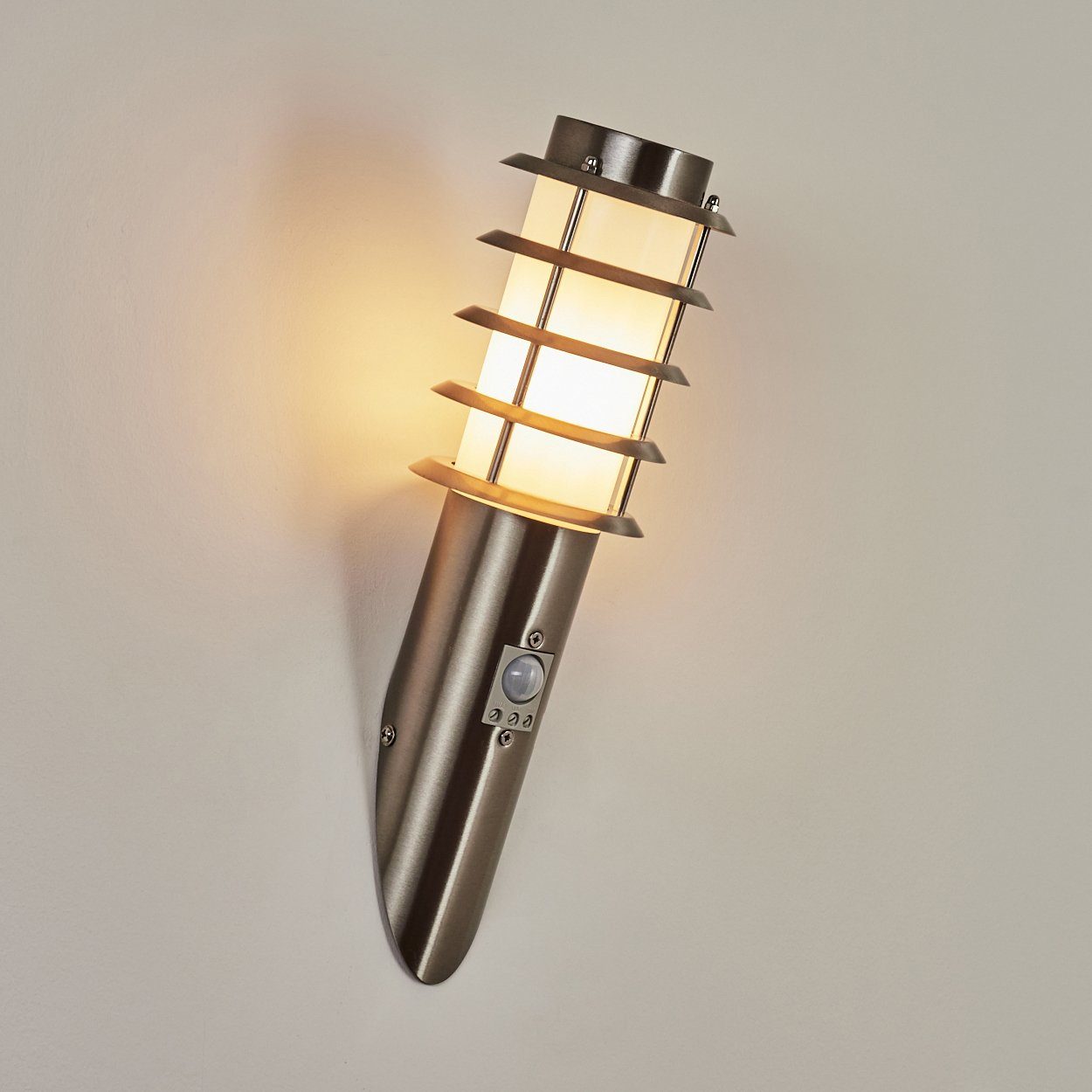 hofstein Außen-Wandleuchte »Virco« moderne Bewegungsmelder m. Außenleuchte Metall/Kunststoff Nickel-matt/Weiß, ohne Wandlampe in IP44 Leuchtmittel, aus E27