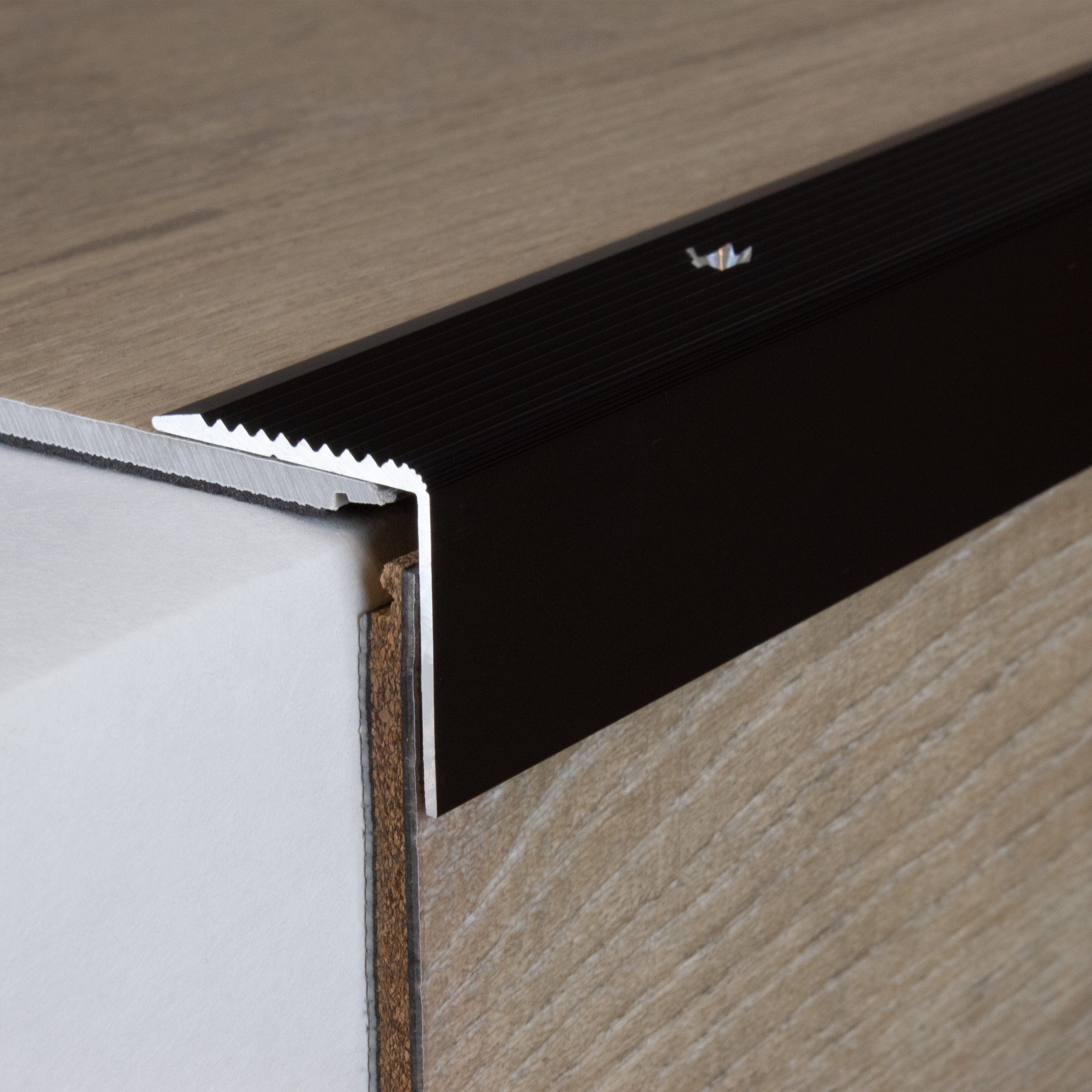 PROVISTON Treppenkantenprofil 30 x 30 x 1000 mm Winkel Alu eloxiert Bronze Dunkel Gebohrt