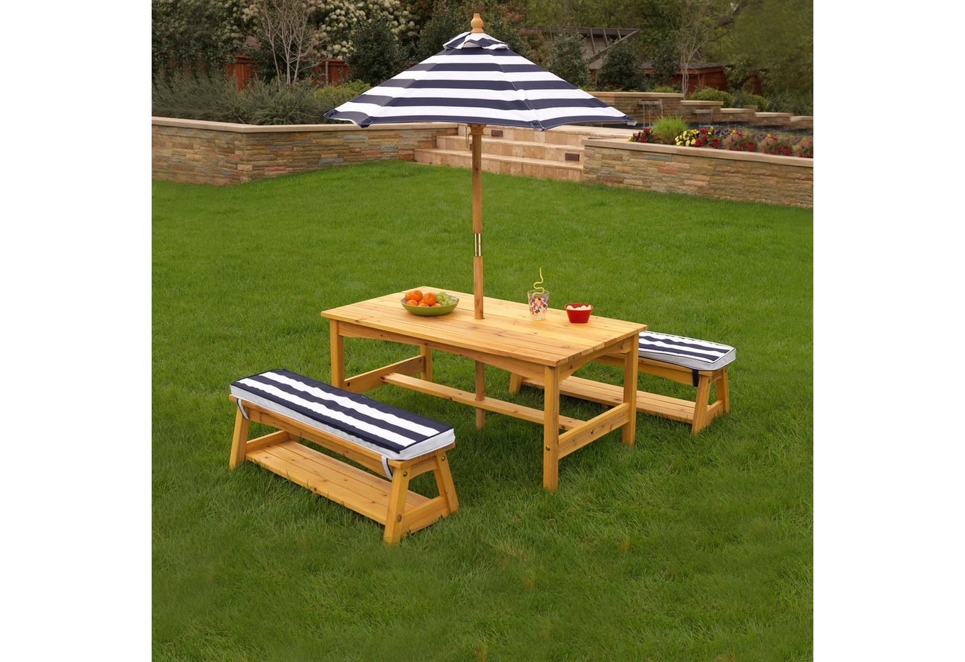 KidKraft® Kindersitzgruppe »Gartentischset hellbraun«, mit Sitzauflagen und Sonnenschirm, marineblau-weiß gestreift-HomeTrends
