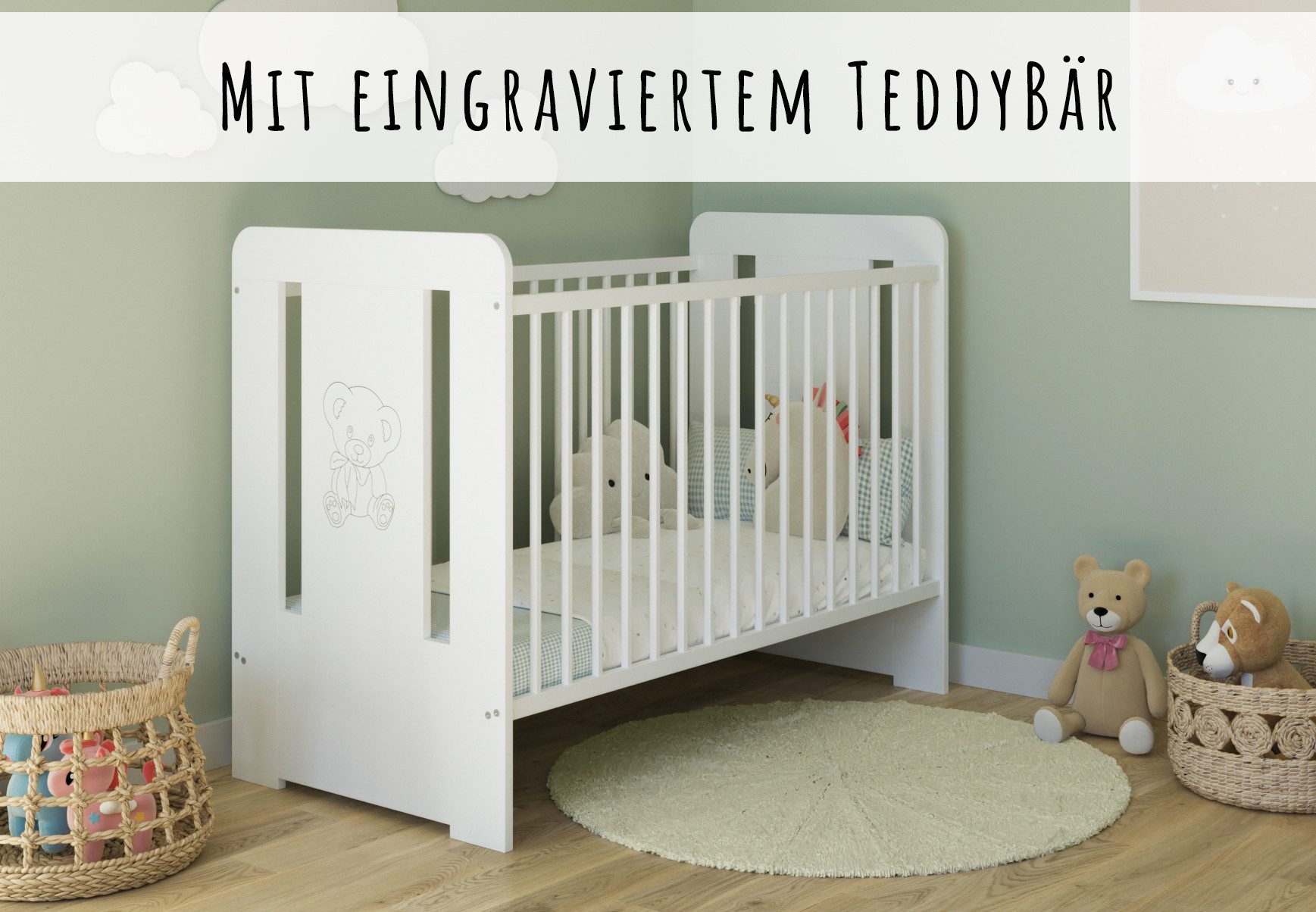 Kids Collective Babybett Gitterbett höhenverstellbar, herausnehmbare Sprossen, Teddybär Gravur 60x120 weiss Made in Europe, optional mit Matratze