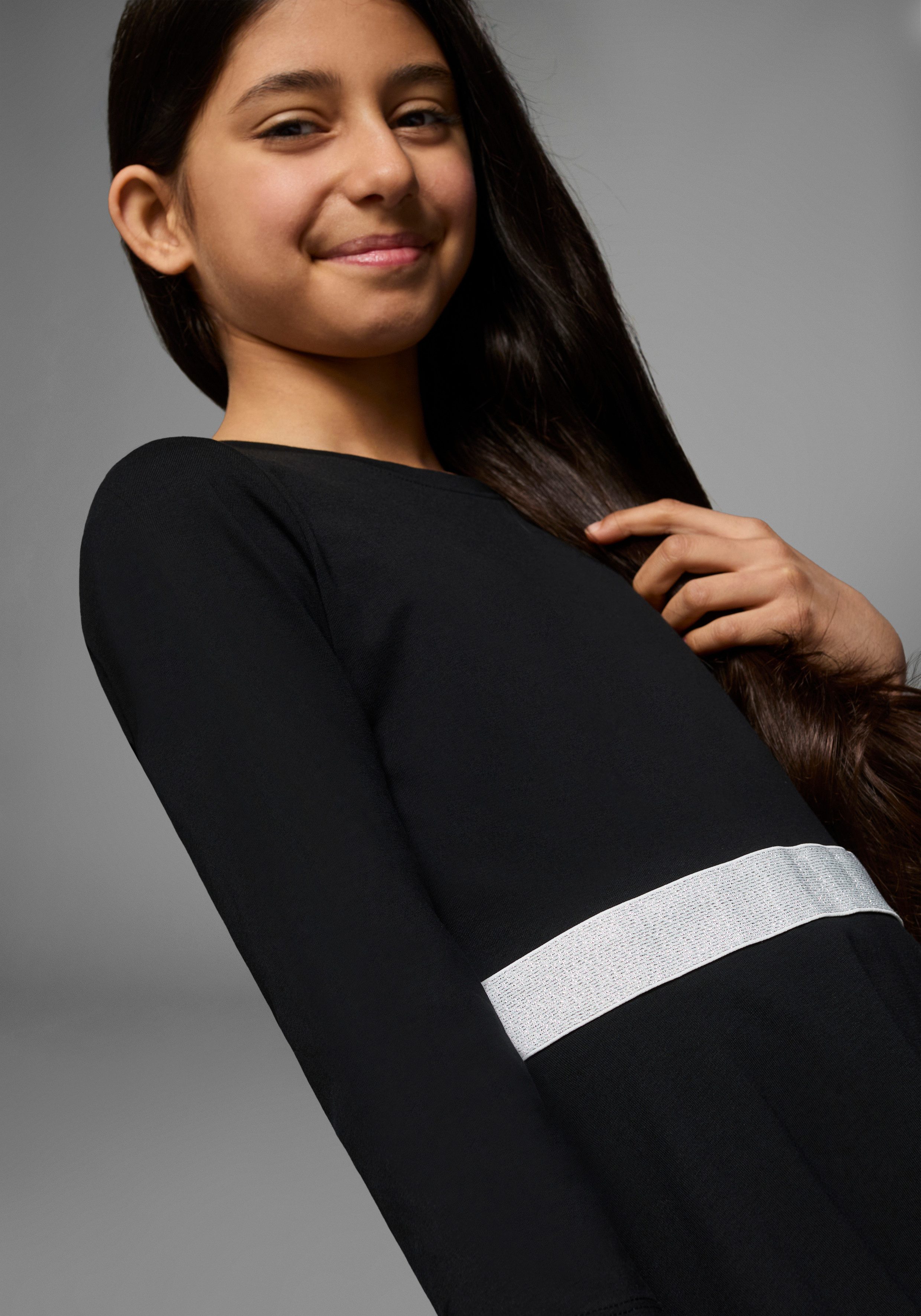 KIDSWORLD Skaterkleid mit Glitzerband festlich, kniefrei, 3/4-Ärmel, aus Baumwollmischung