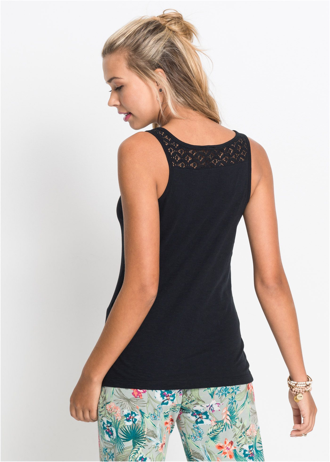 bonprix Tanktop (1-tlg) körpernaher Schnitt, runder Ausschnitt, ohne Ärmel günstig online kaufen
