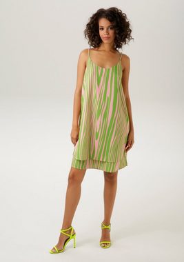 Aniston CASUAL Sommerkleid mit trendfarbenem, kunstvollem Streifen-Dessin - NEUE KOLLEKTION