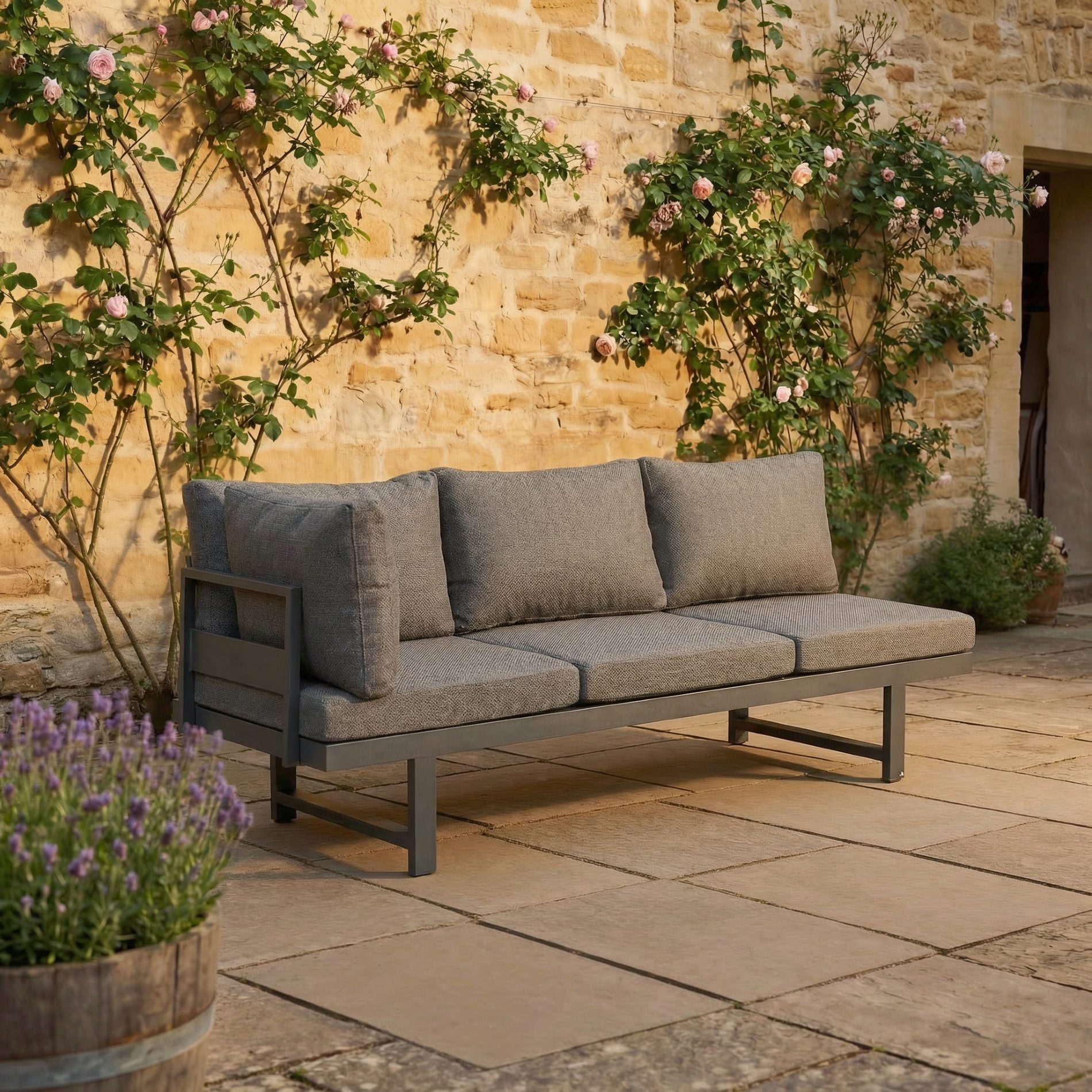 Liadomo Gartenlounge-Bank Callipo, Loungesofa, Outdoor-Sofa, Gartensofa (mit Liegefunktion, inkl. Polstern), 3-Sitzer-Multifunktionsliege, höhenverstellbare Seitenteile, Aluminium