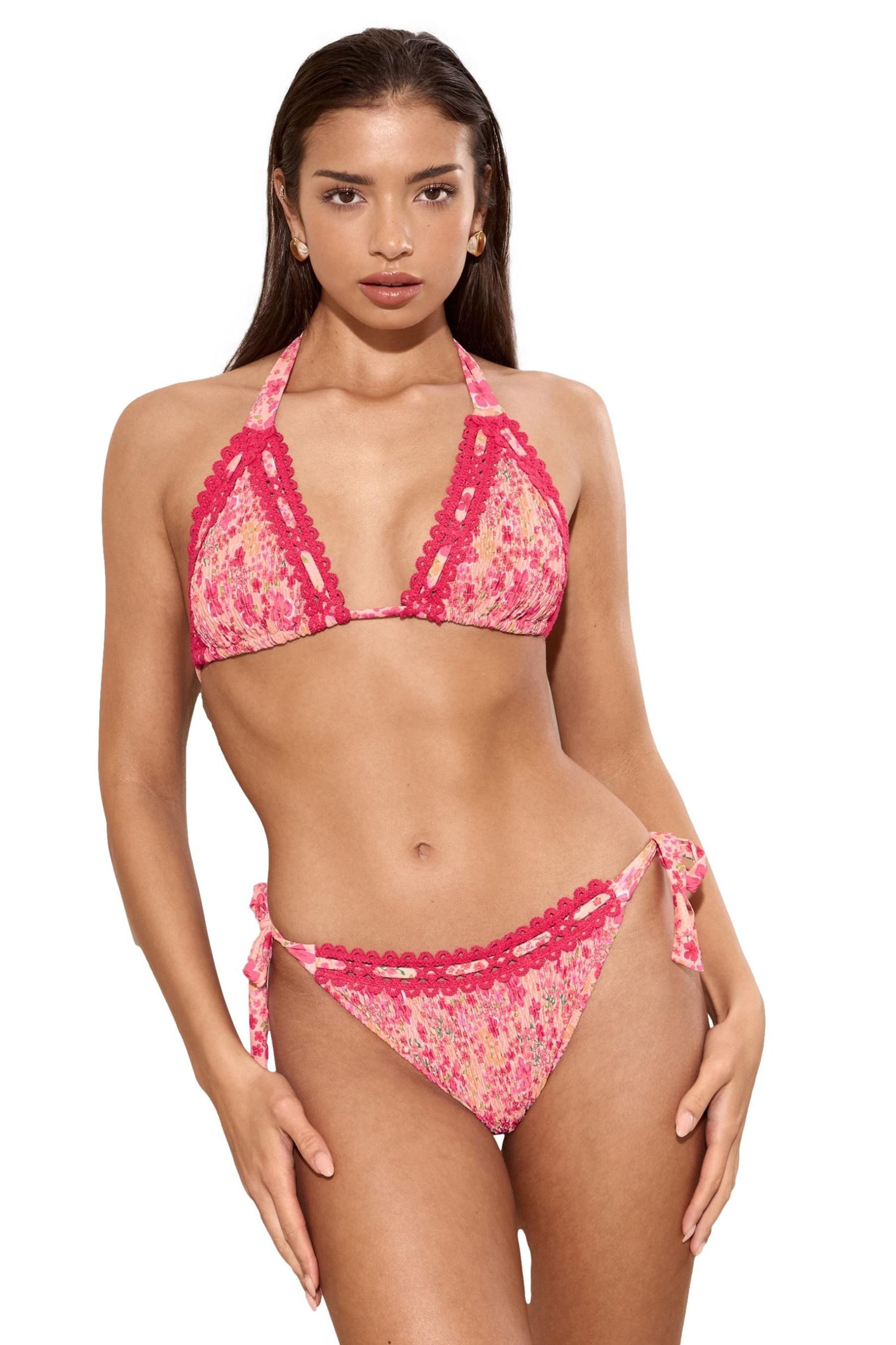 LIPSY Triangel-Bikini Lipsy Triangel-Bikini mit Häkelverzierung (2-St)