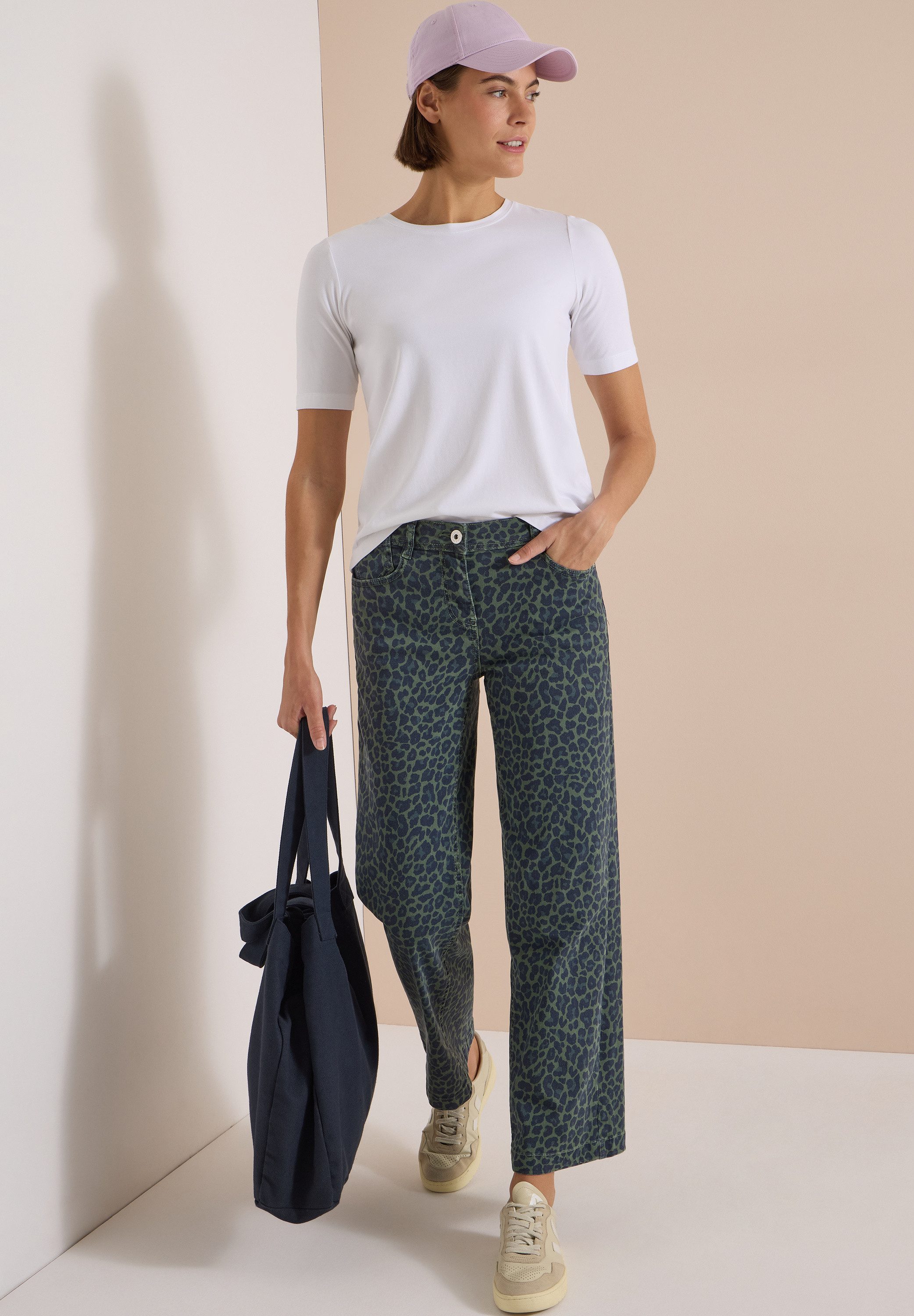 CECIL Loose-fit-Jeans Style Neele mit Leo-Muster / Stretch – Bild 5 von 5