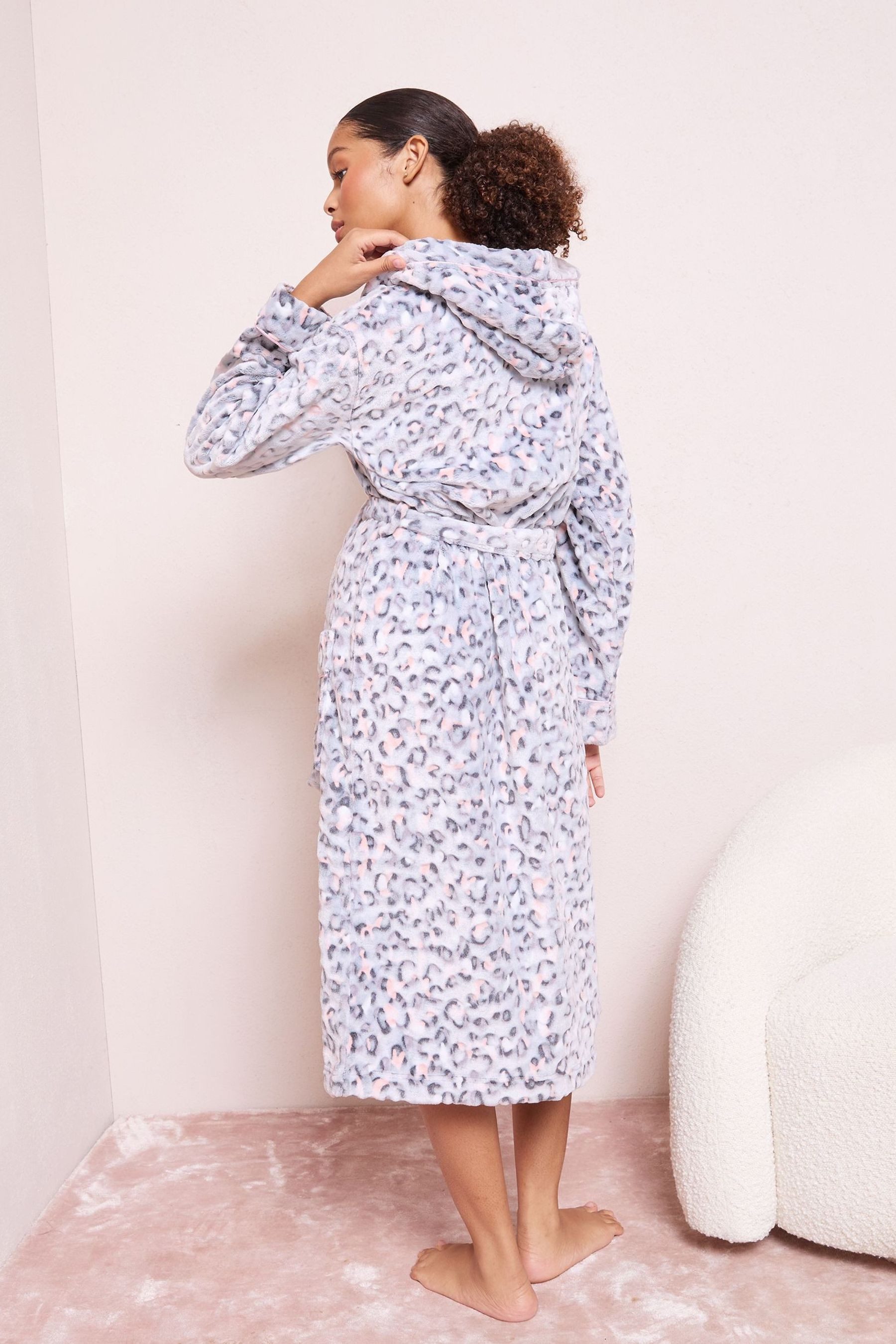 Friends Like These Damenbademantel Friends Like These Maxi-Bademantel mit A günstig online kaufen