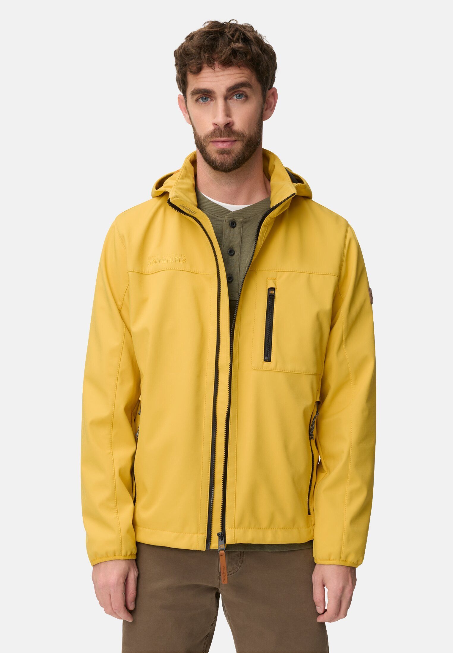 camel active Softshelljacke Softshelljacke mit abnehmbarer Kapuze Langarm Reflektierende Details