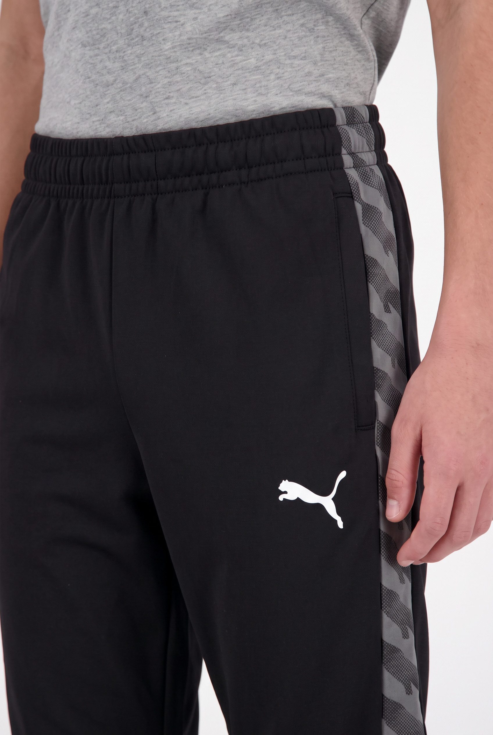 PUMA Trainingshose TEAMLIGA26 TRAINING PANTS JR atmungsaktives Material, DryCELL-Technologie, Regular Fit – Bild 3 von 5