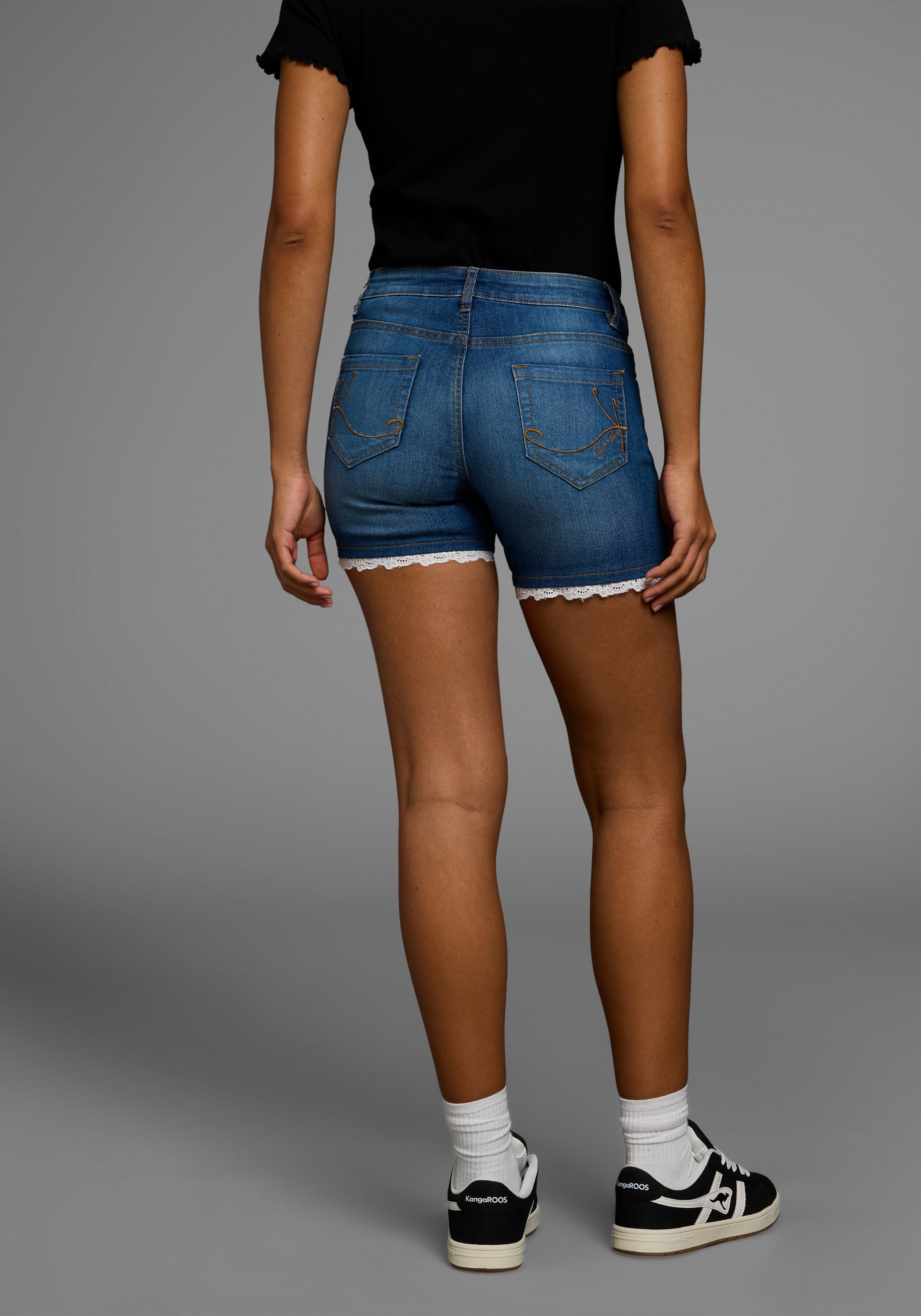 KangaROOS Jeansshorts mit Spitze günstig online kaufen