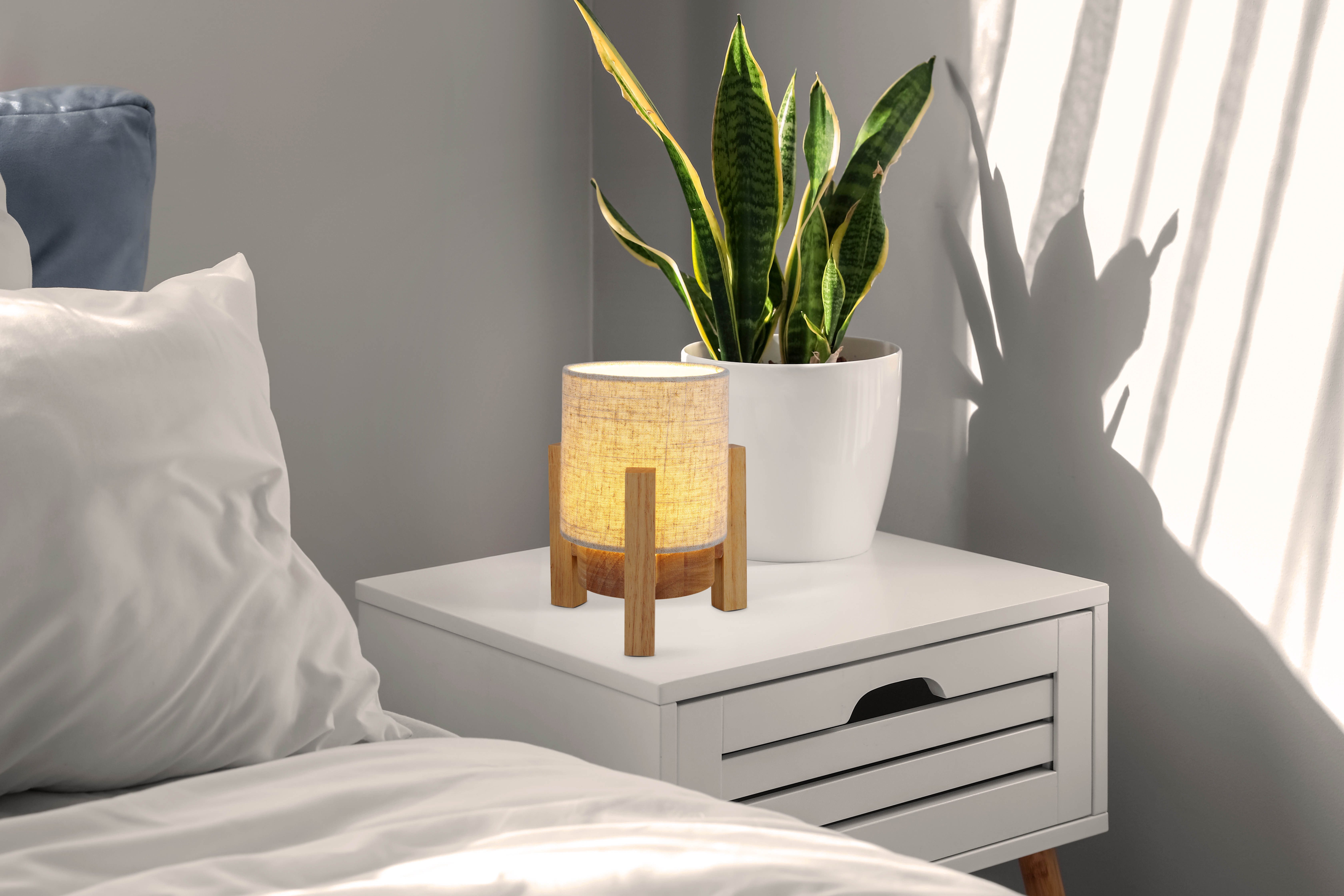 näve LED Tischleuchte Madita, Ein-/Ausschalter, LED wechselbar, Warmweiß, Akkubetrieb, inkl. USB-C-Kabel, Holzgestell, Textilschirm, dimmbar – Bild 5 von 5
