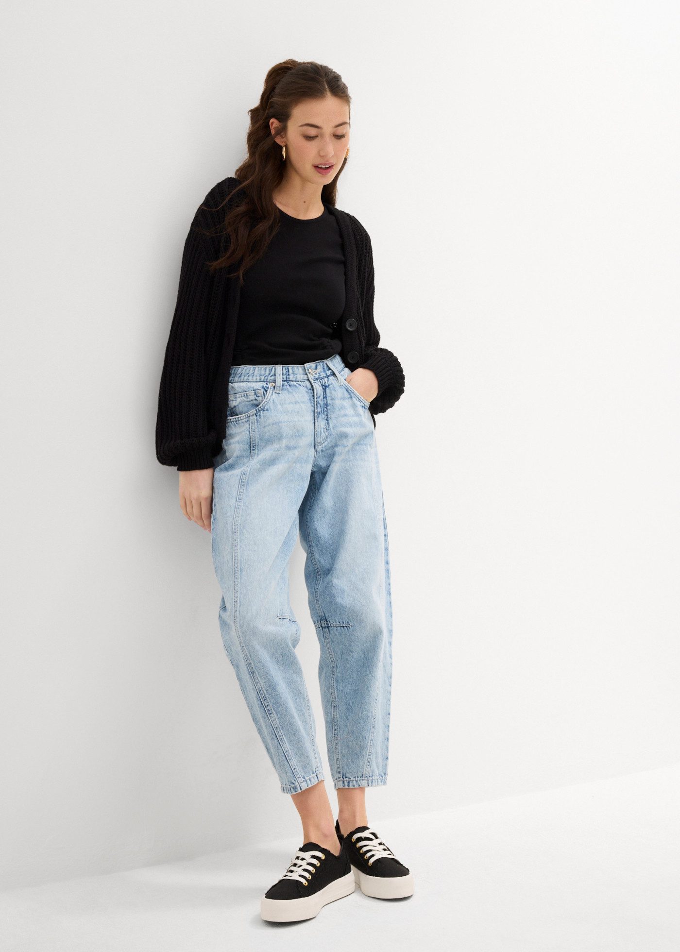 bonprix Loose-fit-Jeans lockere Passform, voluminöses, gerundetes Bein, fester Baumwoll-Denim – Bild 5 von 5