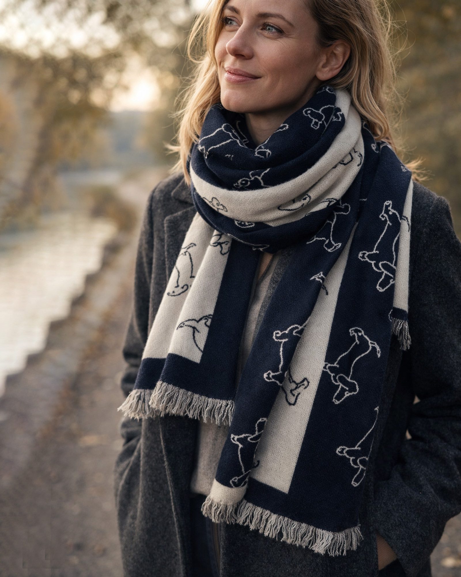 HomeOfSocks Modeschal Dackelschal Damen Herren 100% Viskose 180x85cm ASHINDIA, Weich