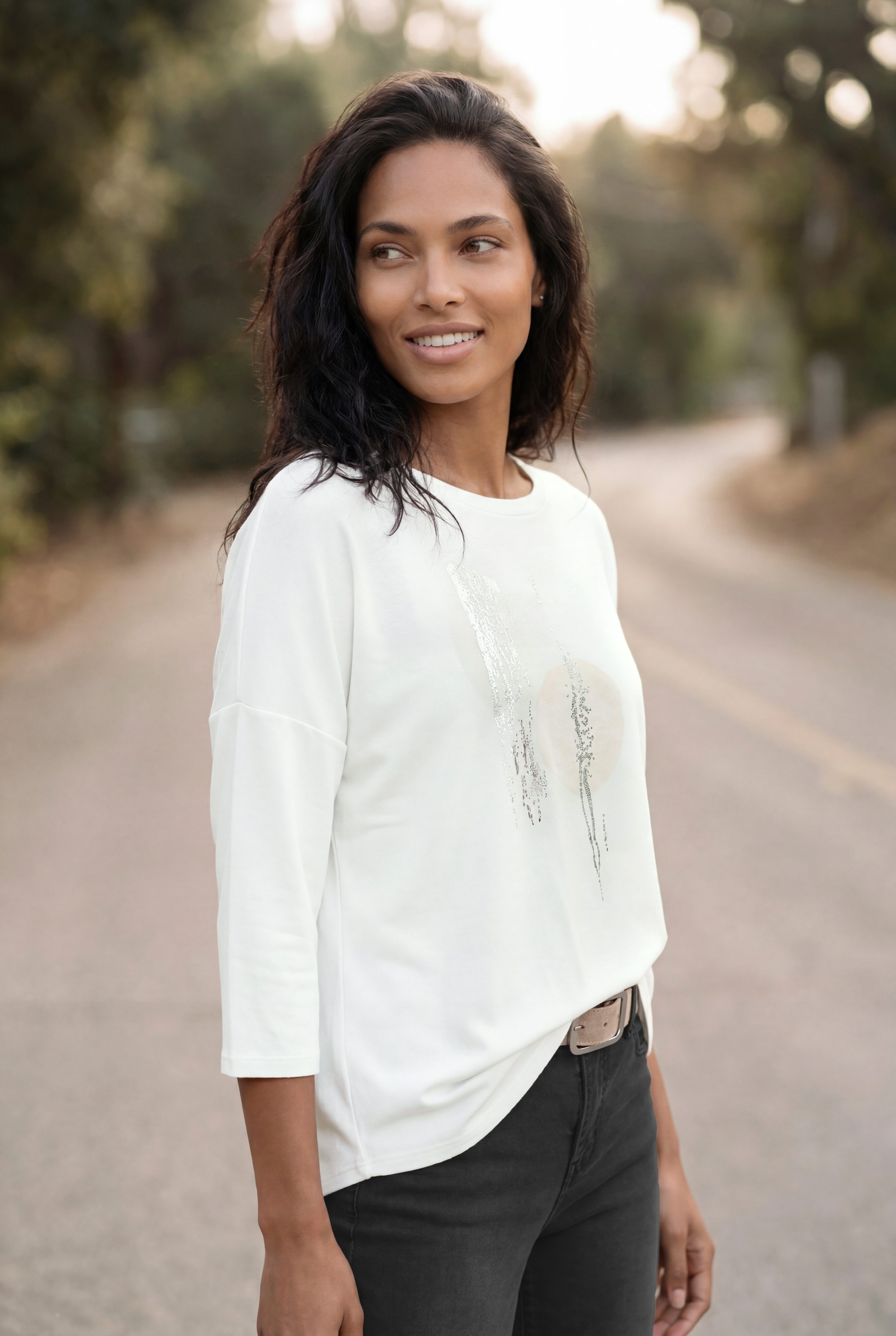LASCANA 3/4-Arm-Shirt mit schimmerndem Folienprint aus sommerlicher French Terry-Qualität aus Viskose