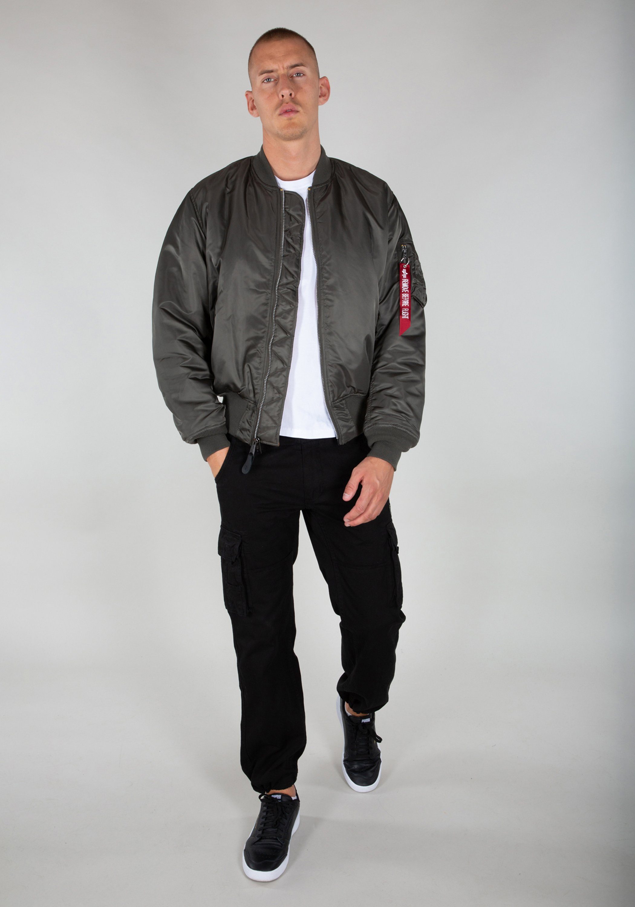 Alpha (HERITAGE) Alpha Flight & Industries Men Bomberjacke Bomber - MA-1 rep.grey Jackets Industries